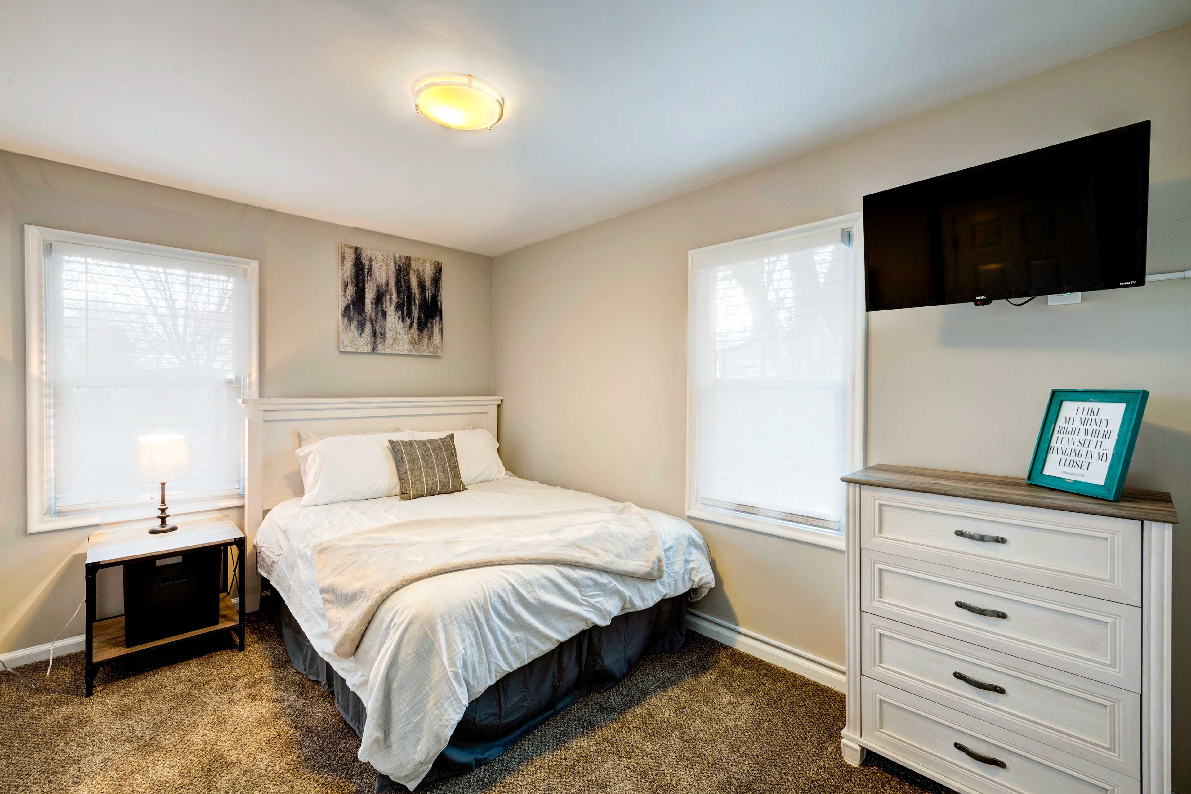 Bedroom 2 | Queen Bed