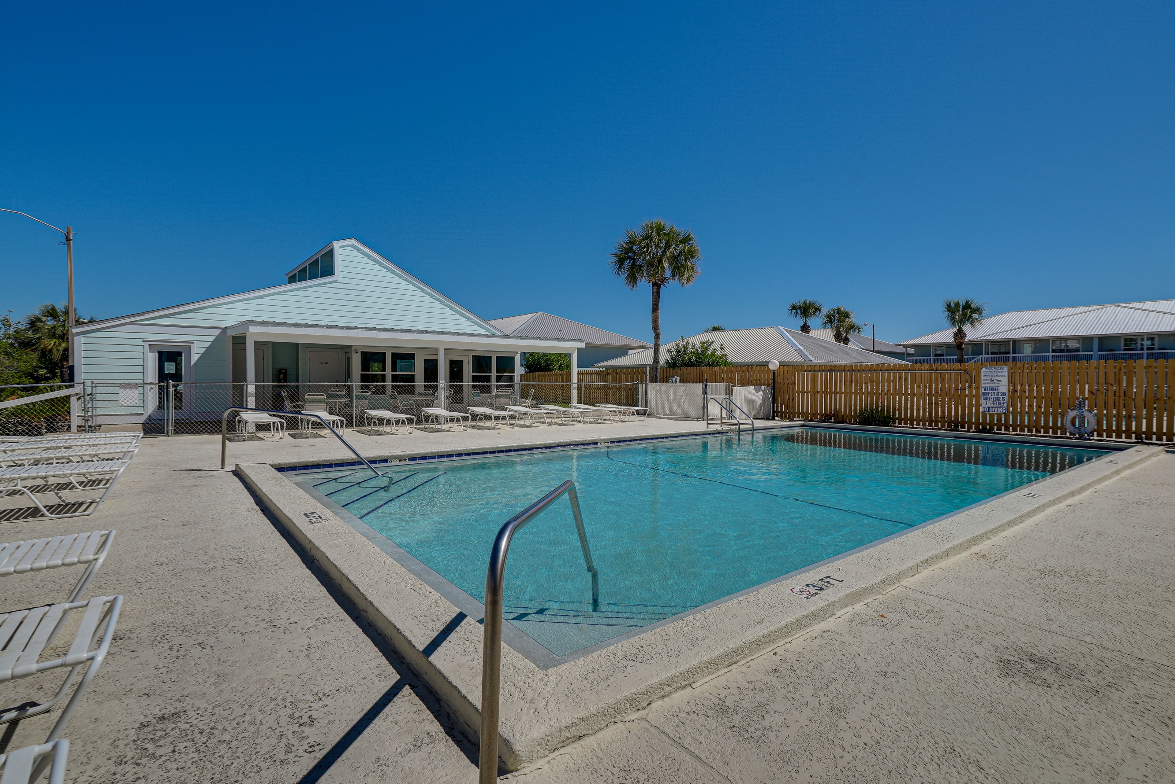 Southwind Condominiums | Community Pool