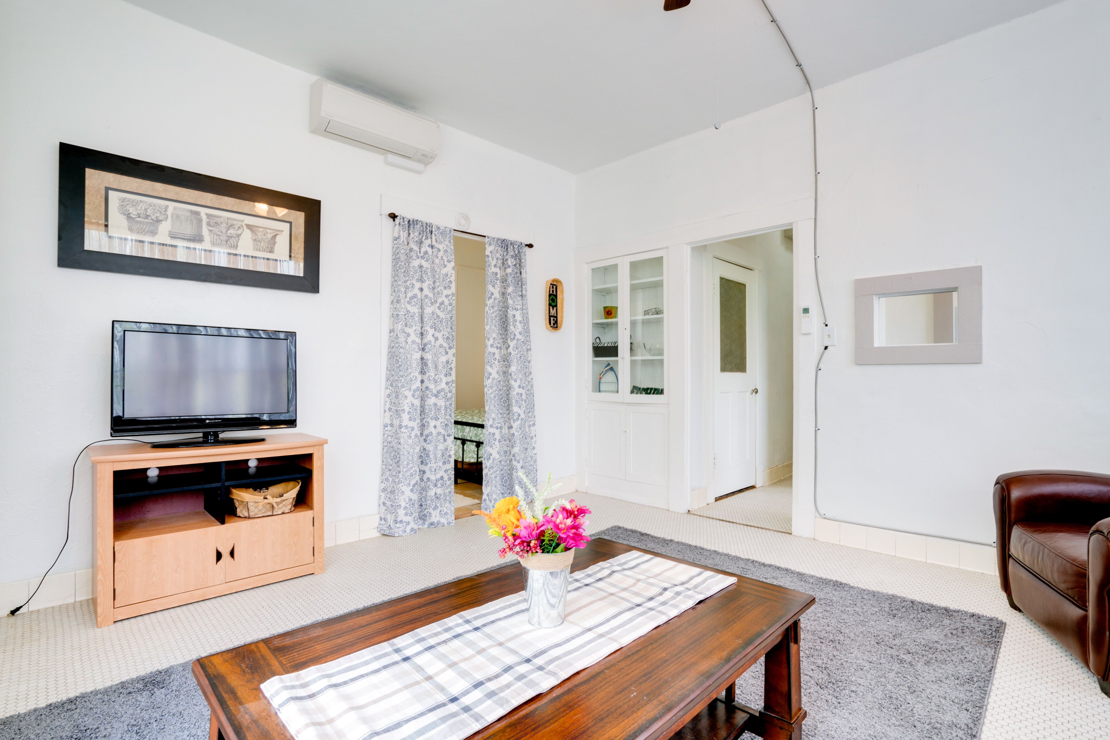 Schertz Vacation Rental | 1BR | 1BA | 600 Sq Ft | Stairs Required to Enter