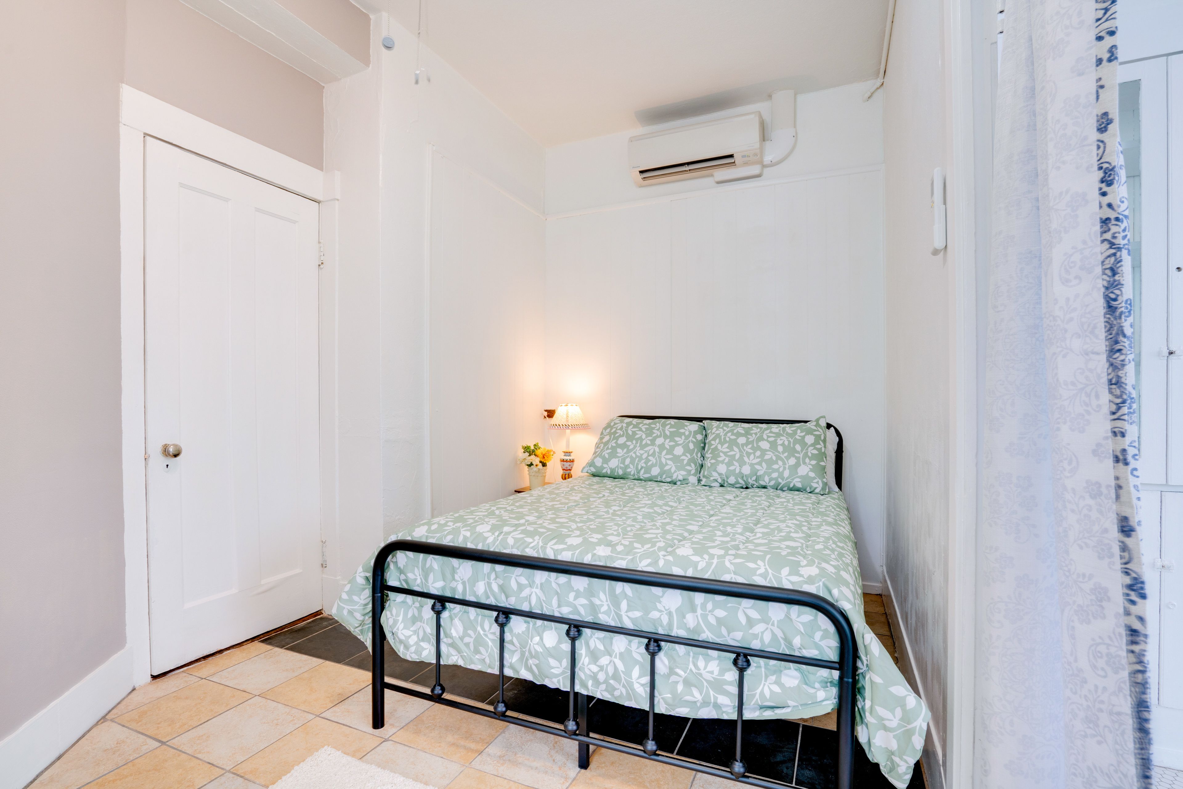 Bedroom | Full Bed | Linens Provided