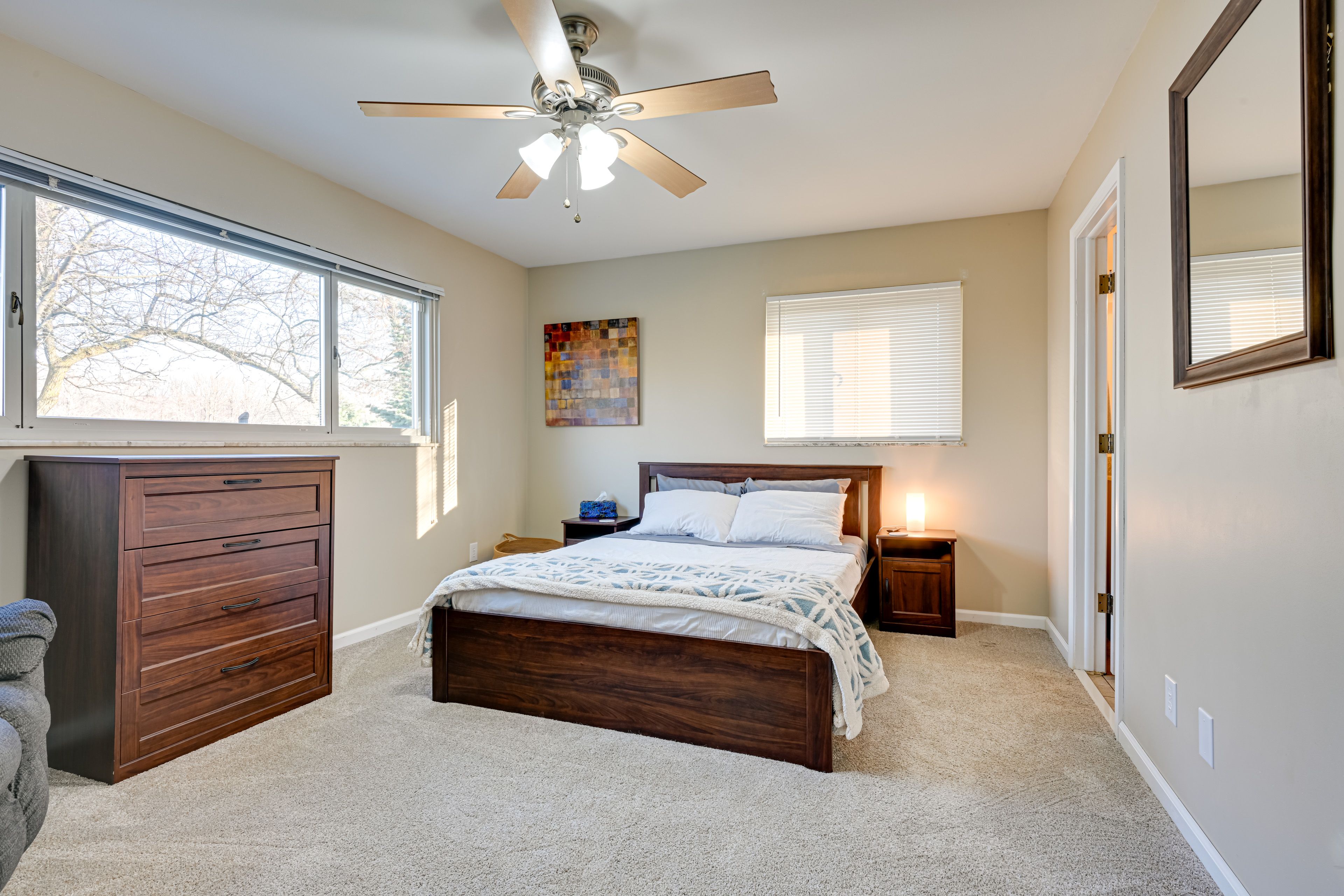 Bedroom 1 | 1st Floor | Queen Bed | Smart TV | Linens Provided