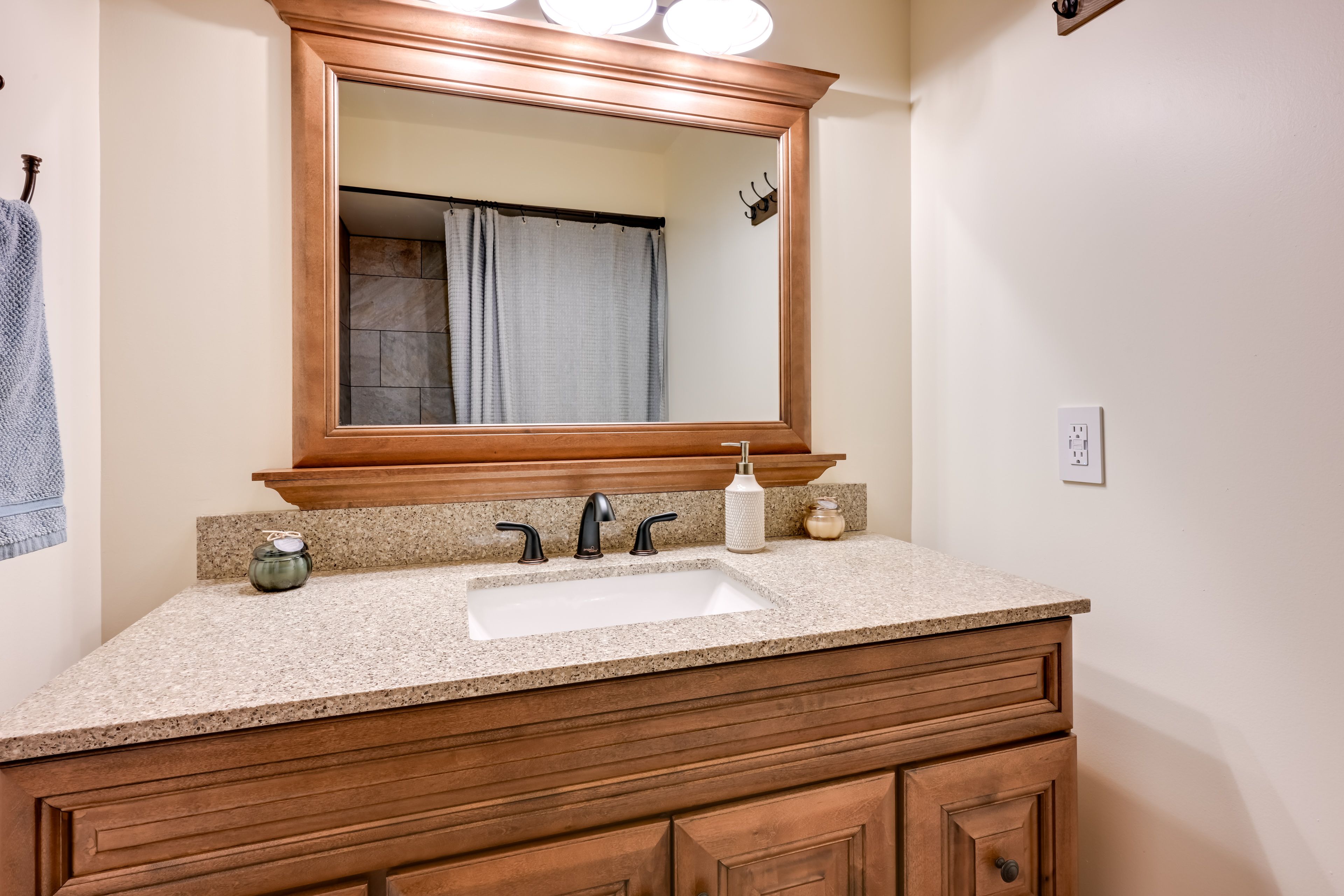 En-Suite Bathroom | Towels Provided
