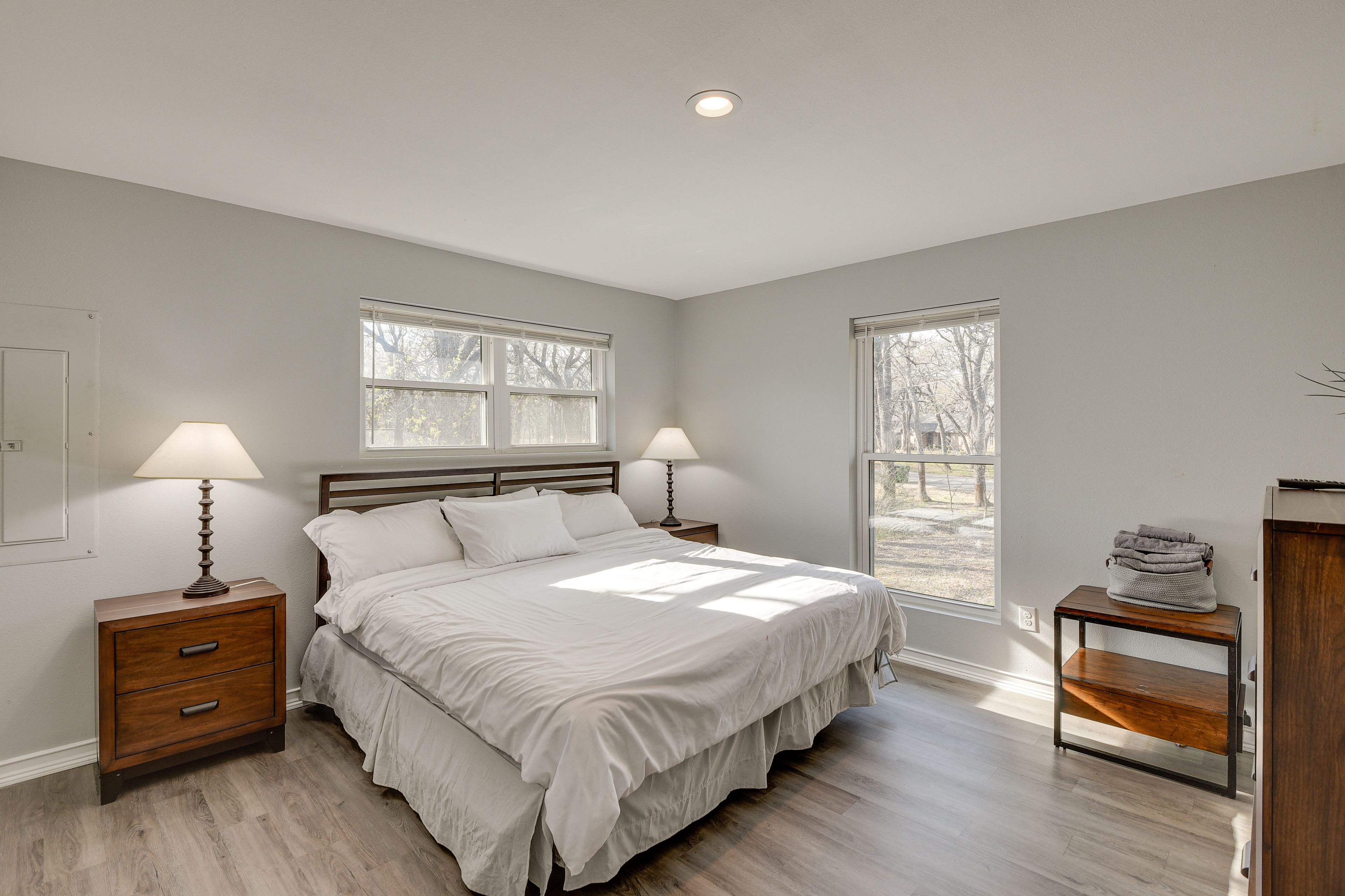 Bedroom 2 | Queen Bed
