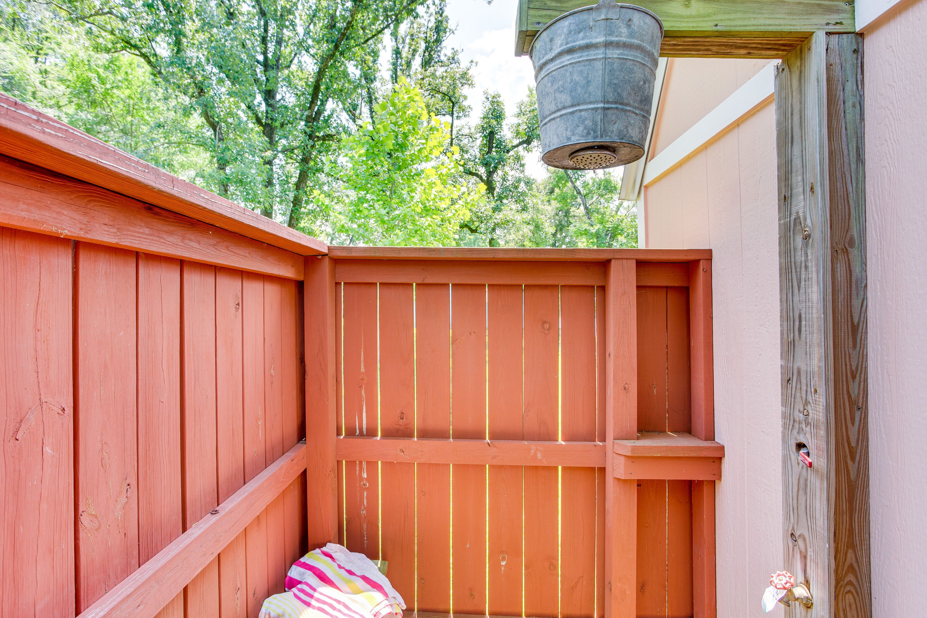 Outdoor Shower | Guest Cottage Studio