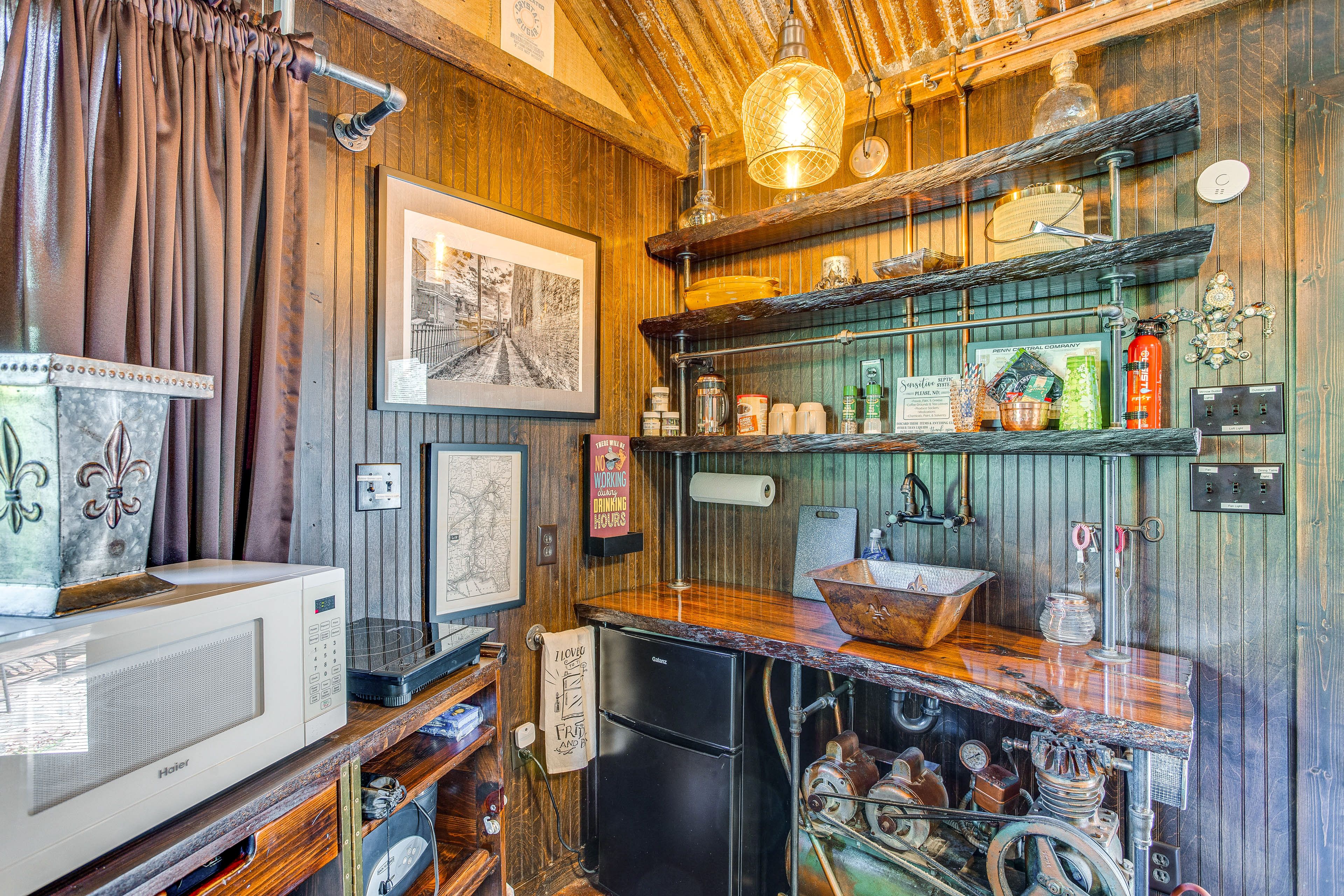 Kitchenette | Lake Lounge Studio | French Press | Toaster