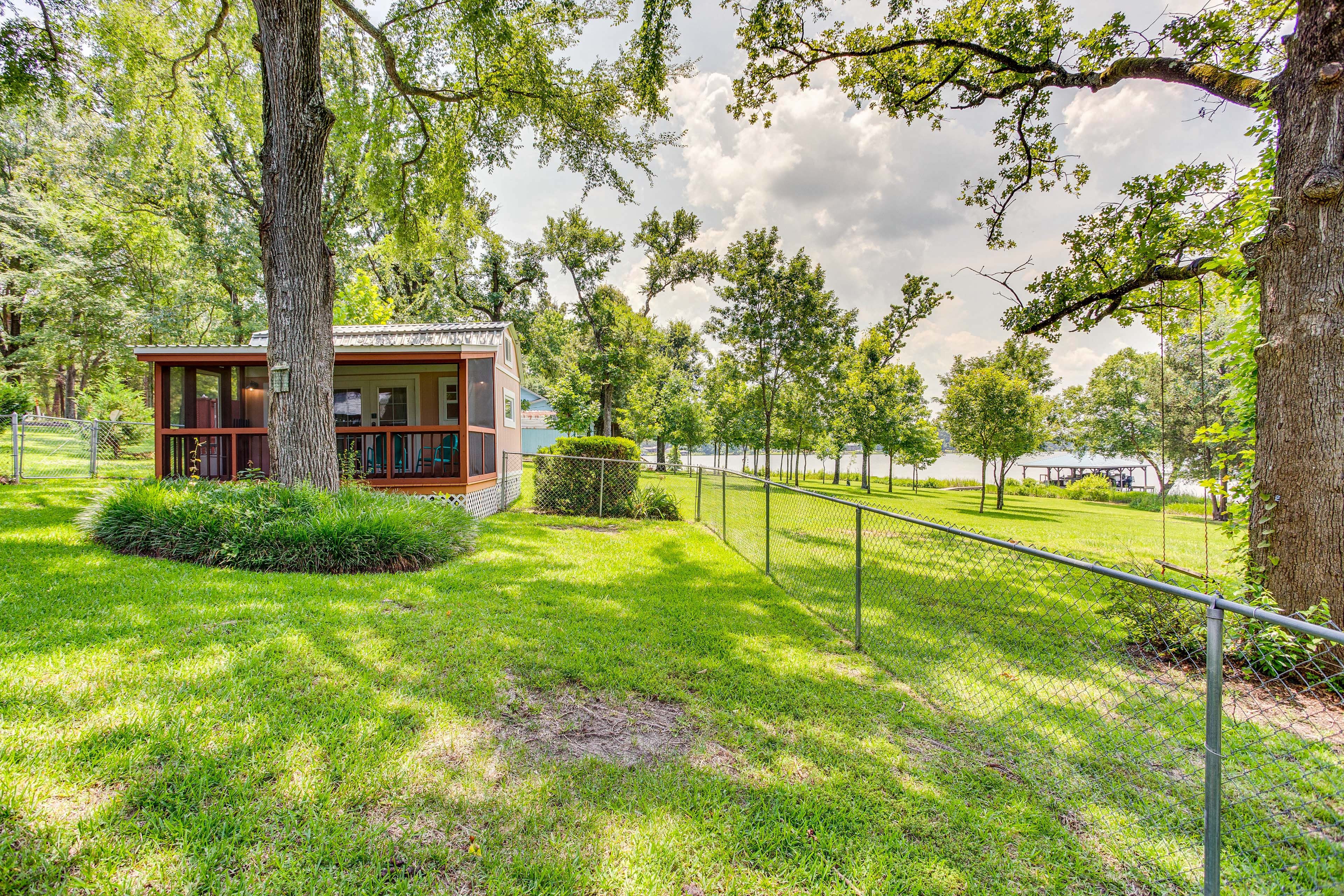 Private Fenced Yard | Guest Cottage Studio