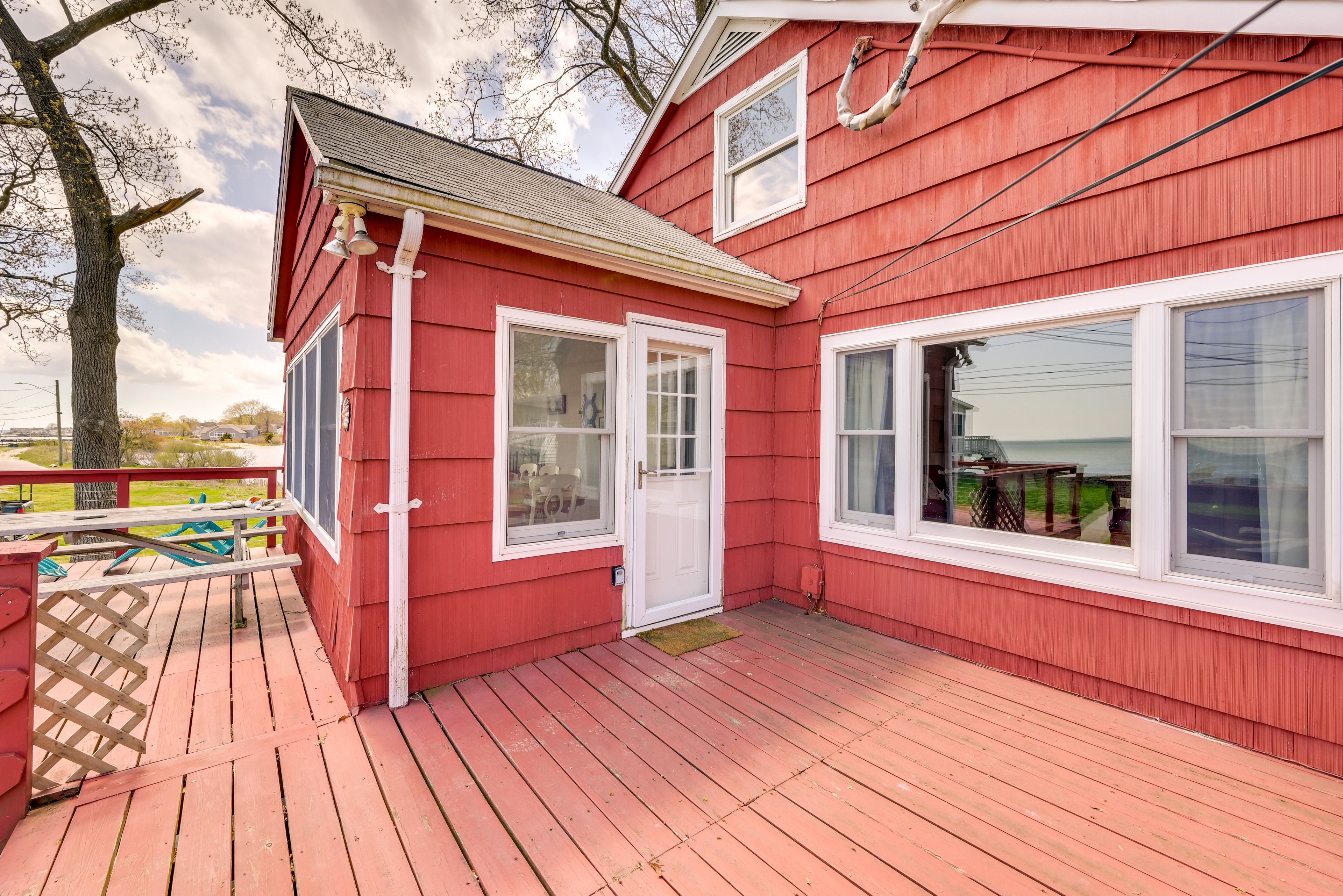 Deck | Charcoal Grill | Dog Friendly w/ Fee