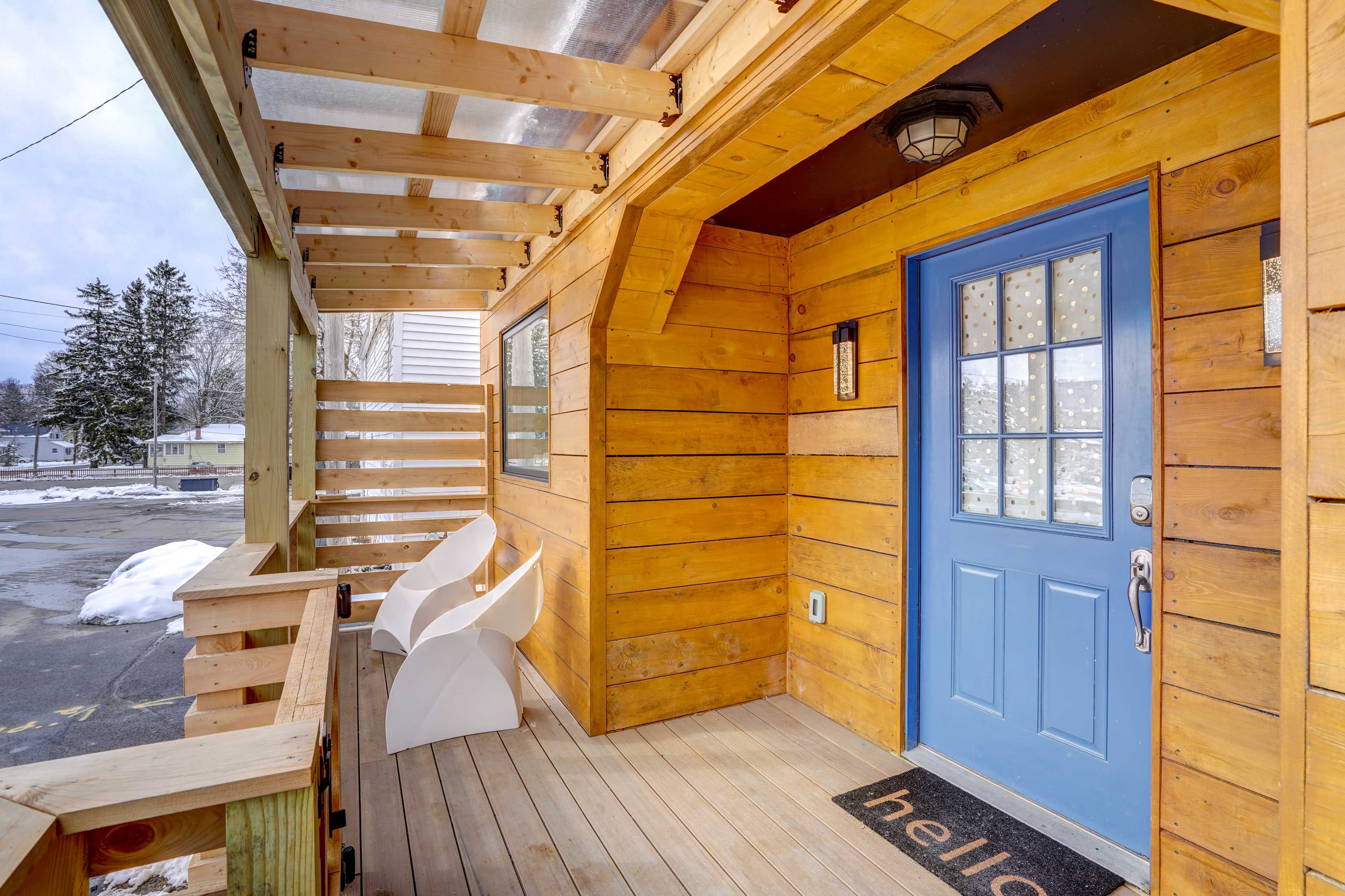 Entrance | Porch