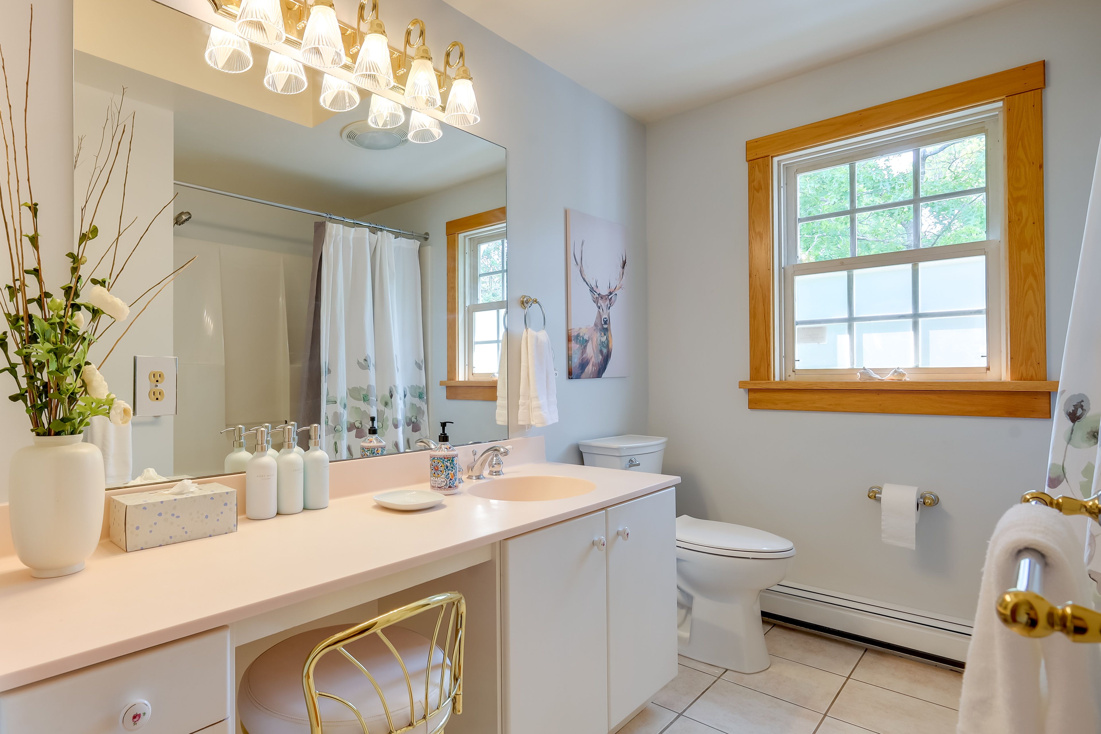En-Suite Bathroom | Complimentary Toiletries | Towels Provided