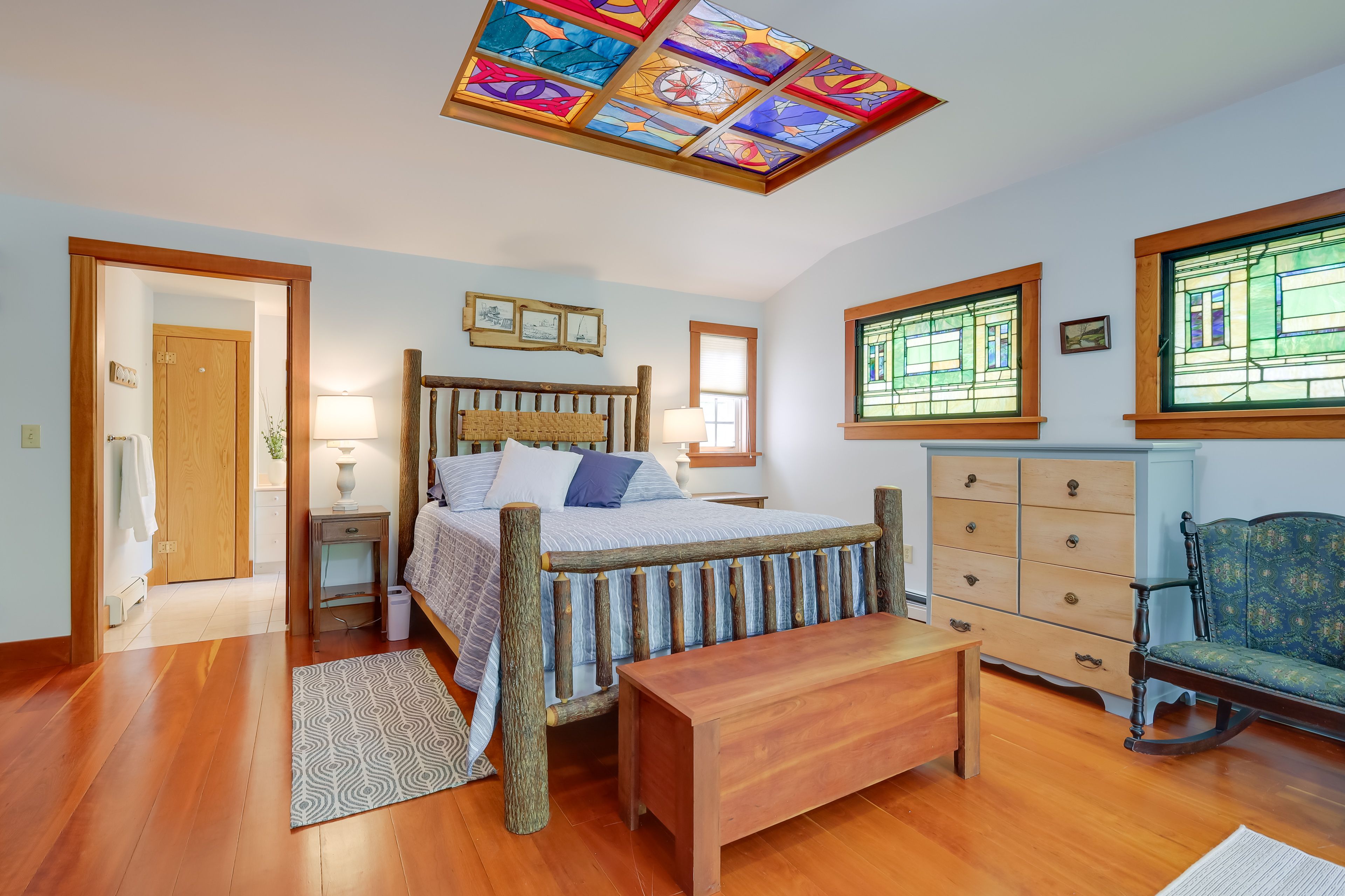 Bedroom Suite | Queen Bed | Queen Sleeper Sofa | En-Suite Bathroom