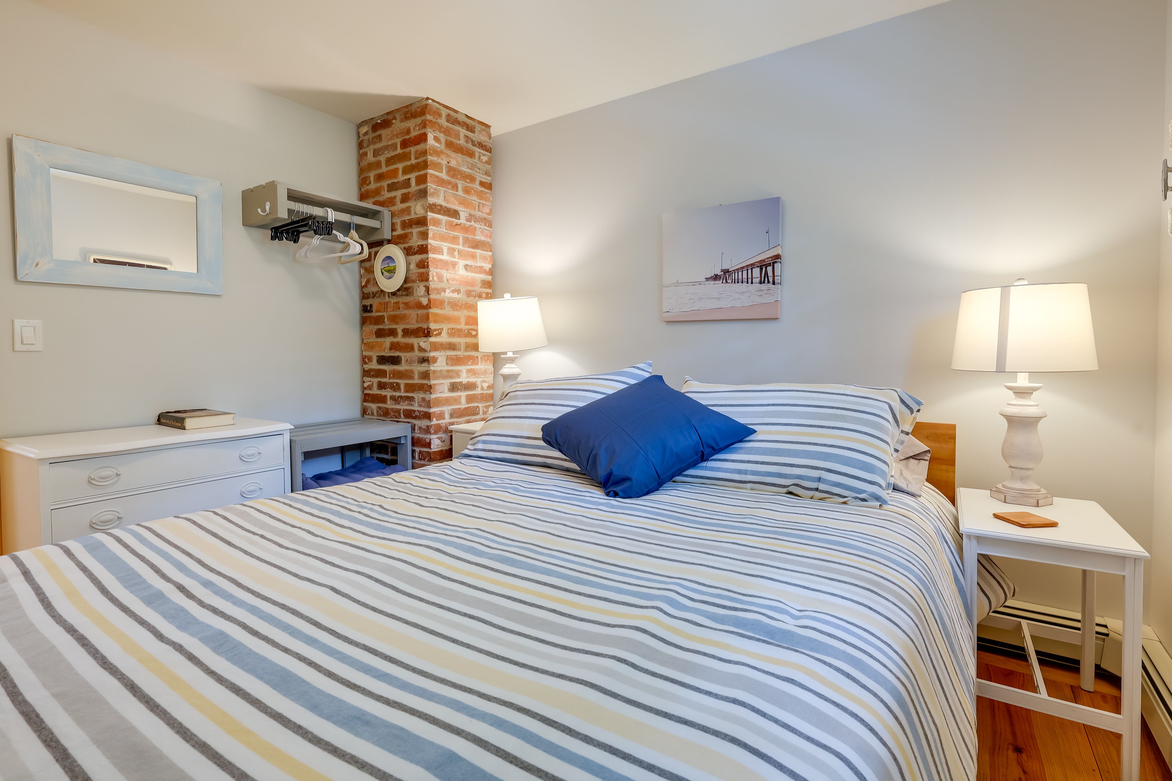 Bedroom 3 | Queen Bed
