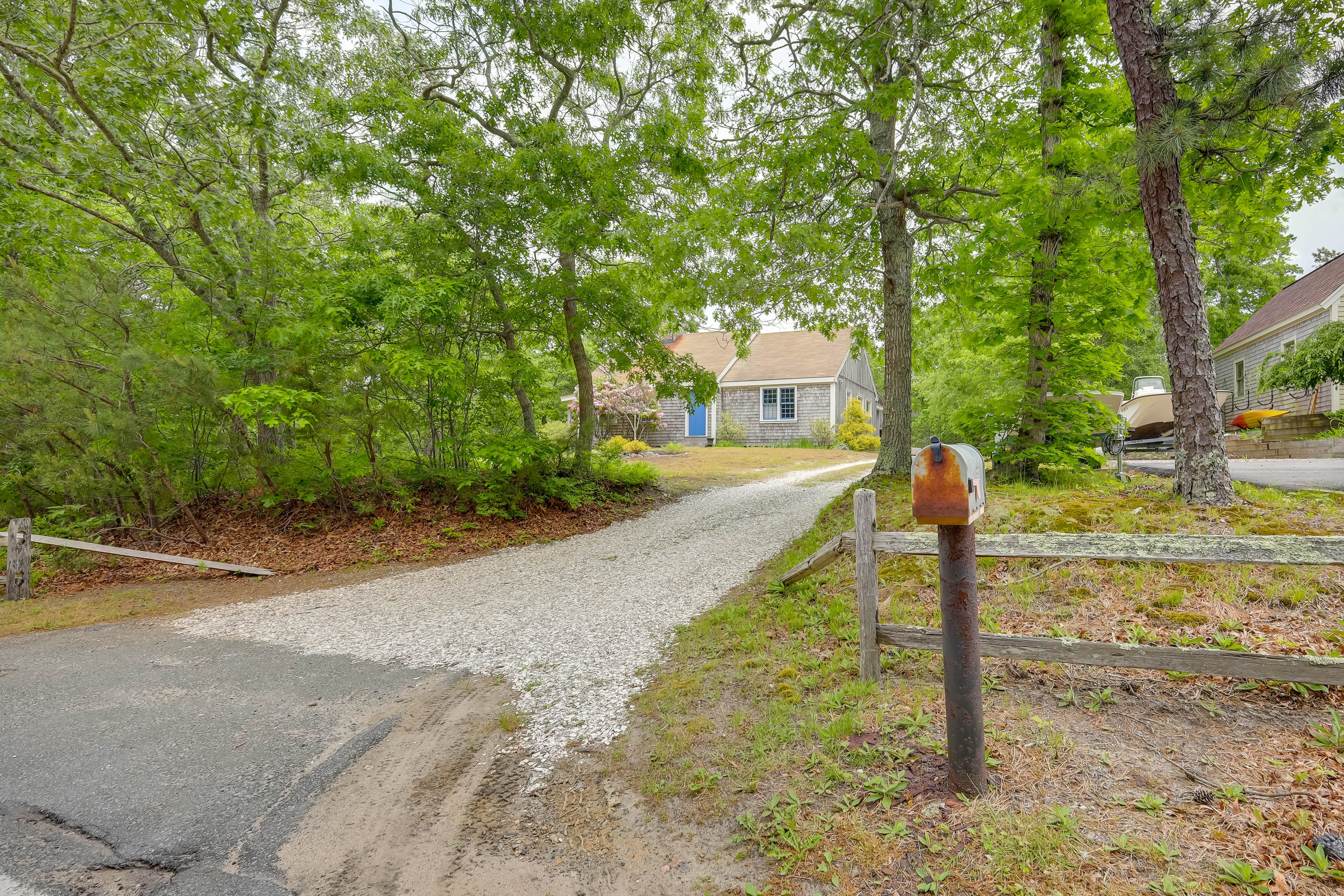 Parking | Driveway (5 Vehicles)