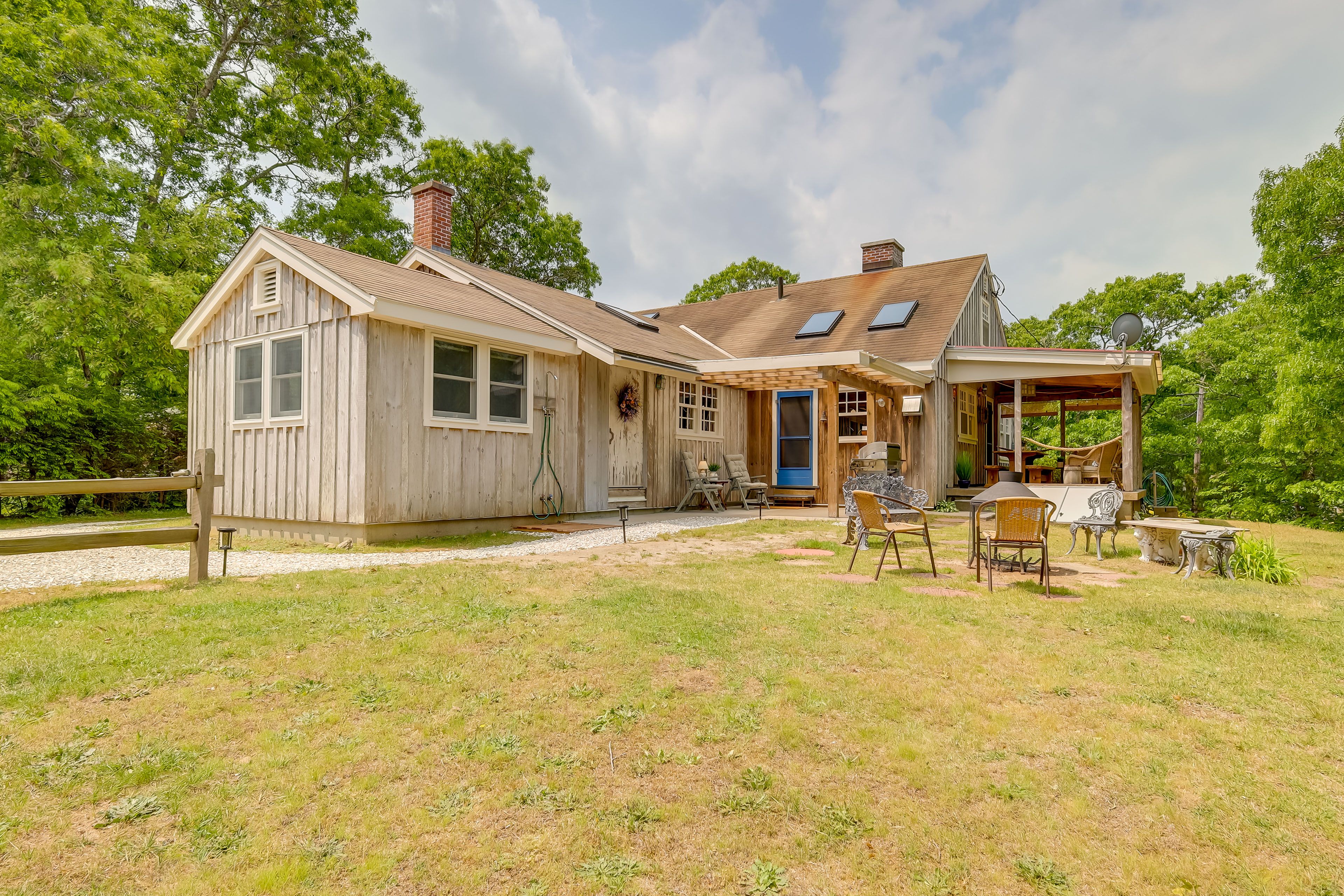 Private Yard | Fire Pit