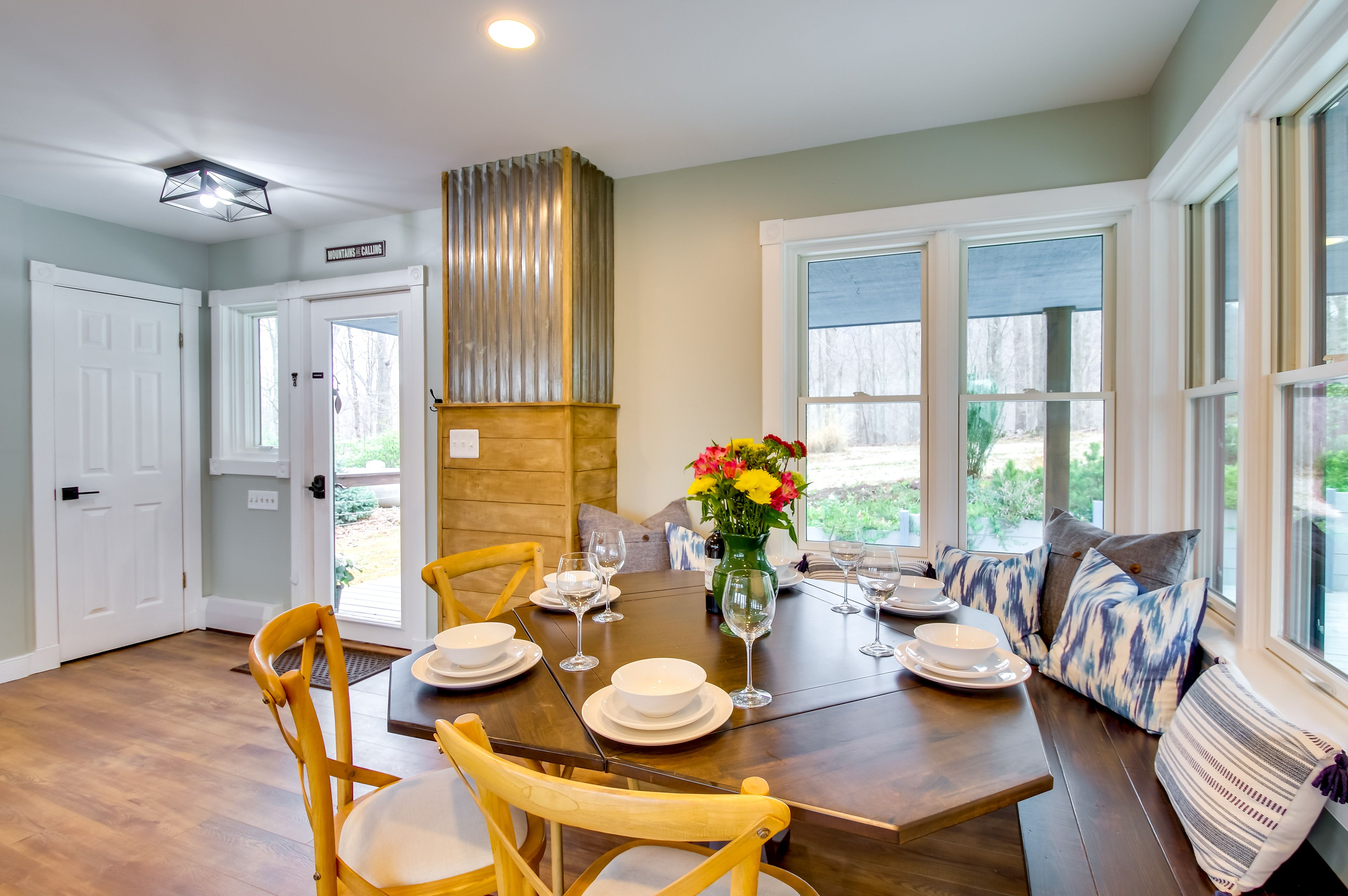 Dining Area | Dishware/Flatware