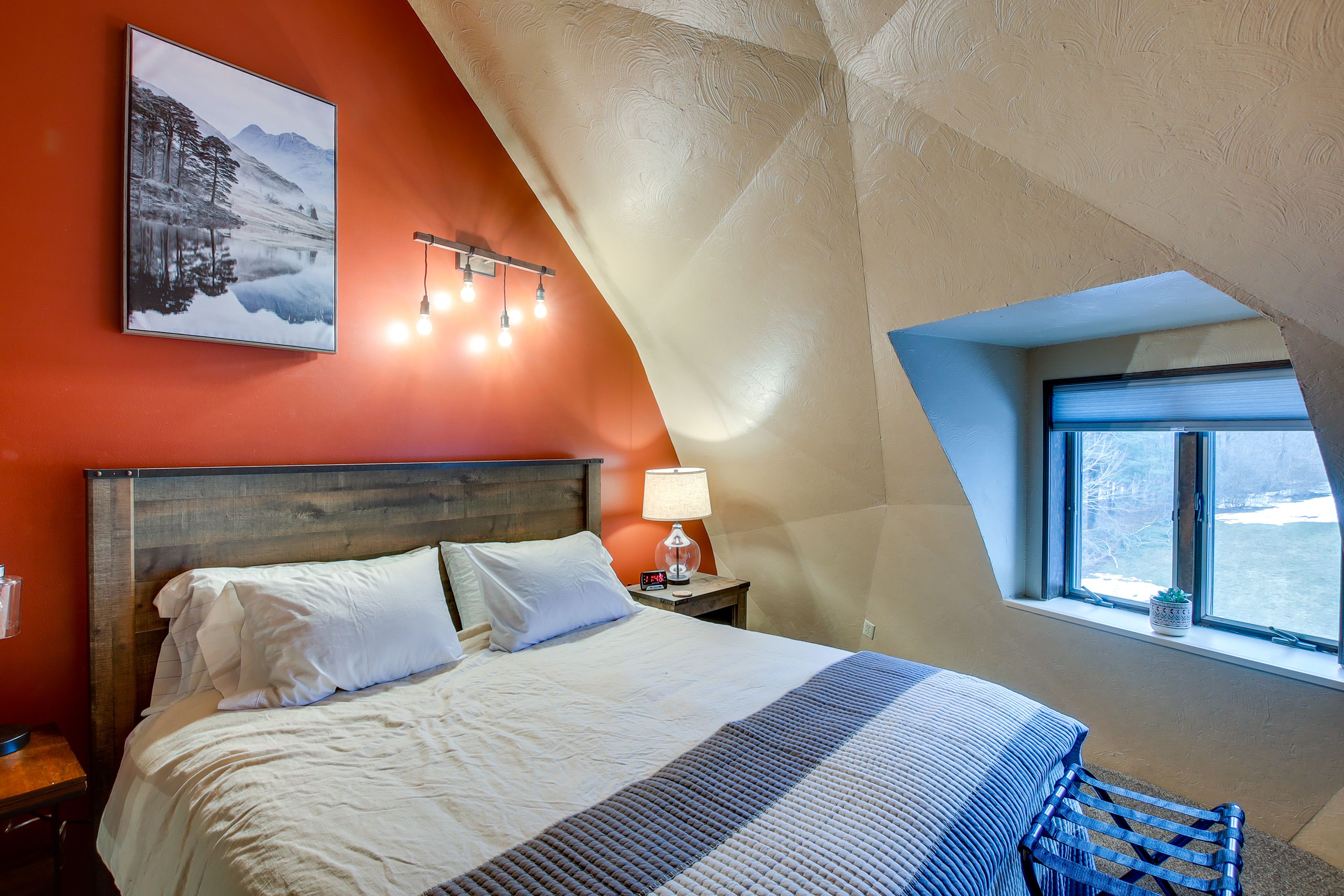 Bedroom 2 | Queen Bed