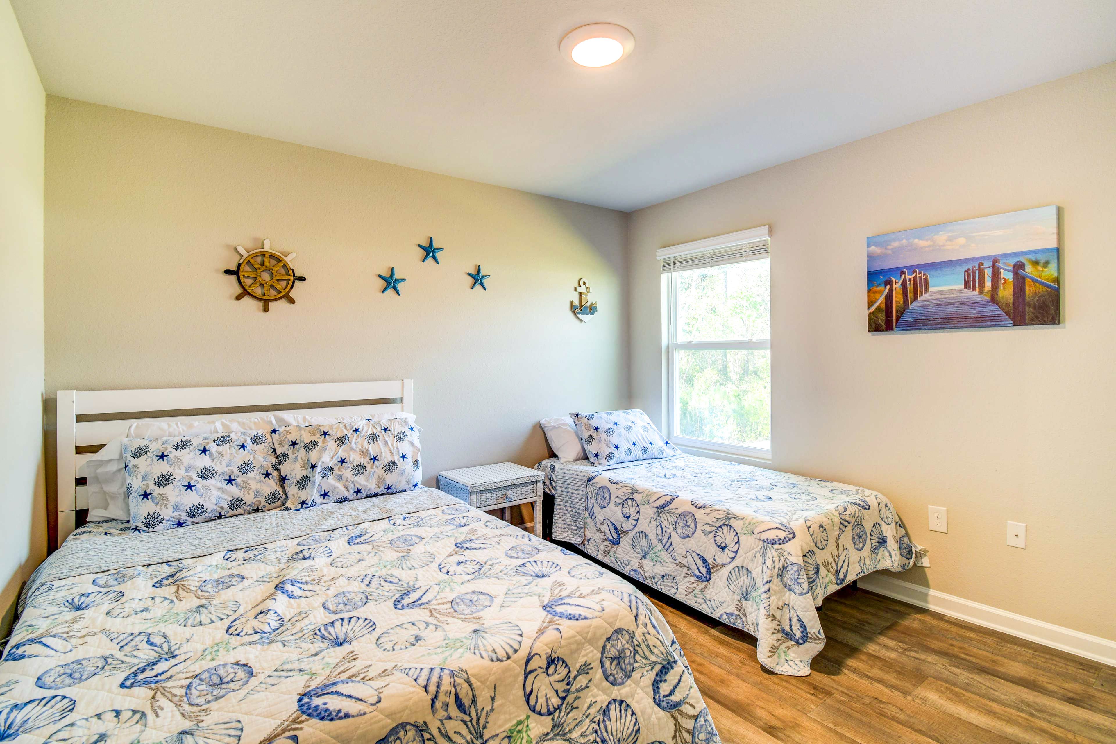 Bedroom 2 | Queen Bed | Twin Bed | Central Heating & A/C