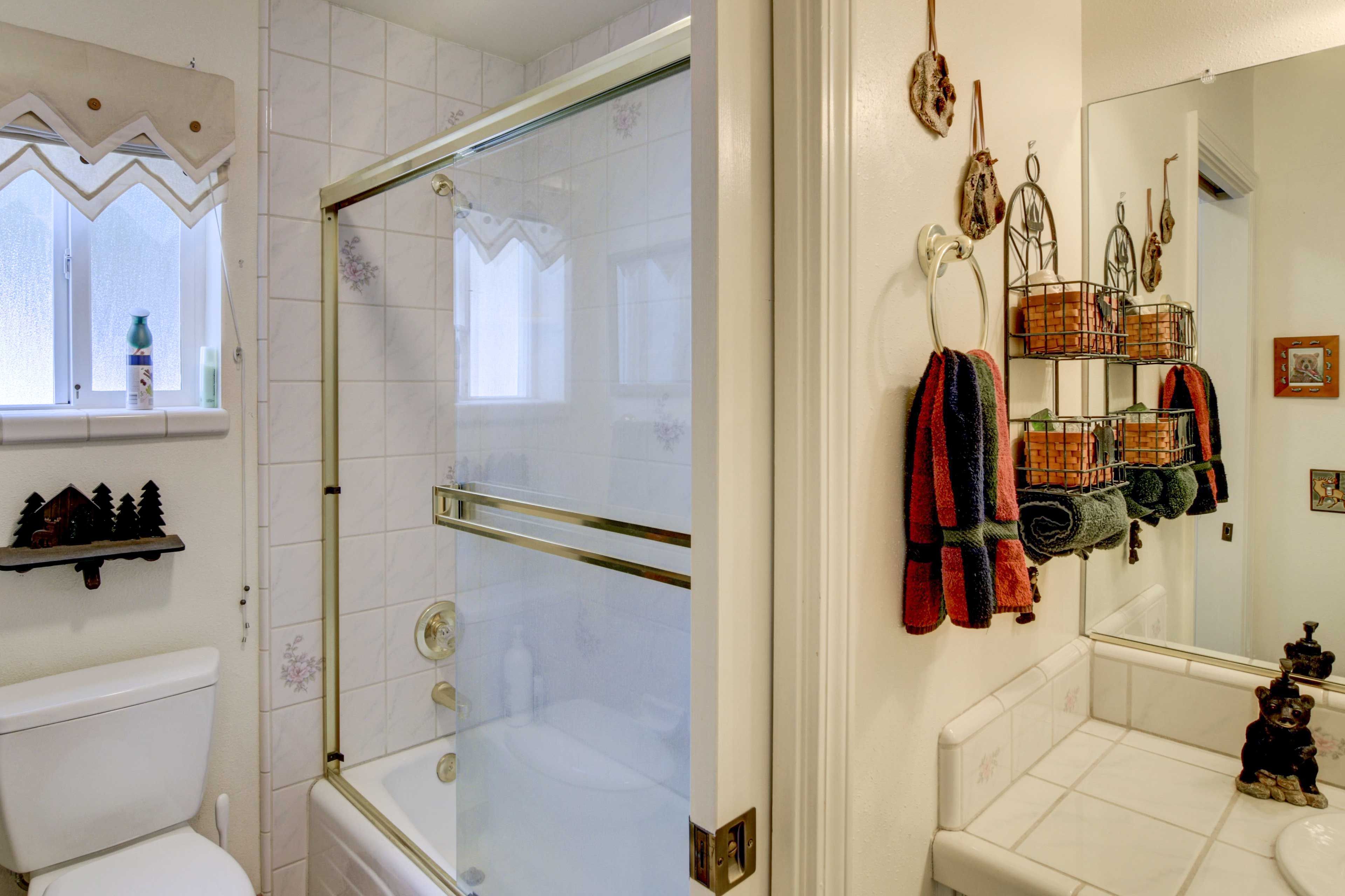 Full Bathroom | 1st Floor