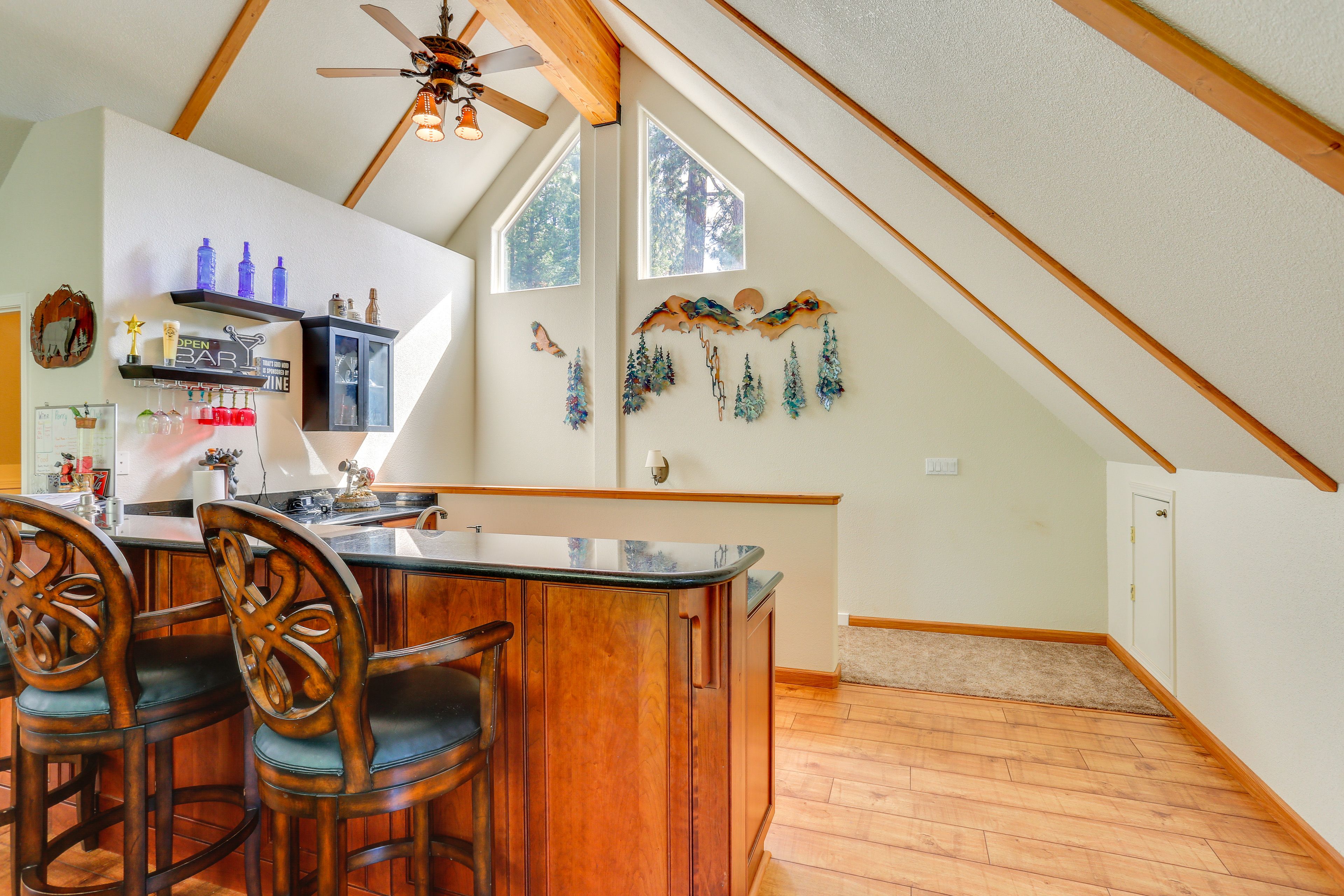 Wet Bar | Detached Garage