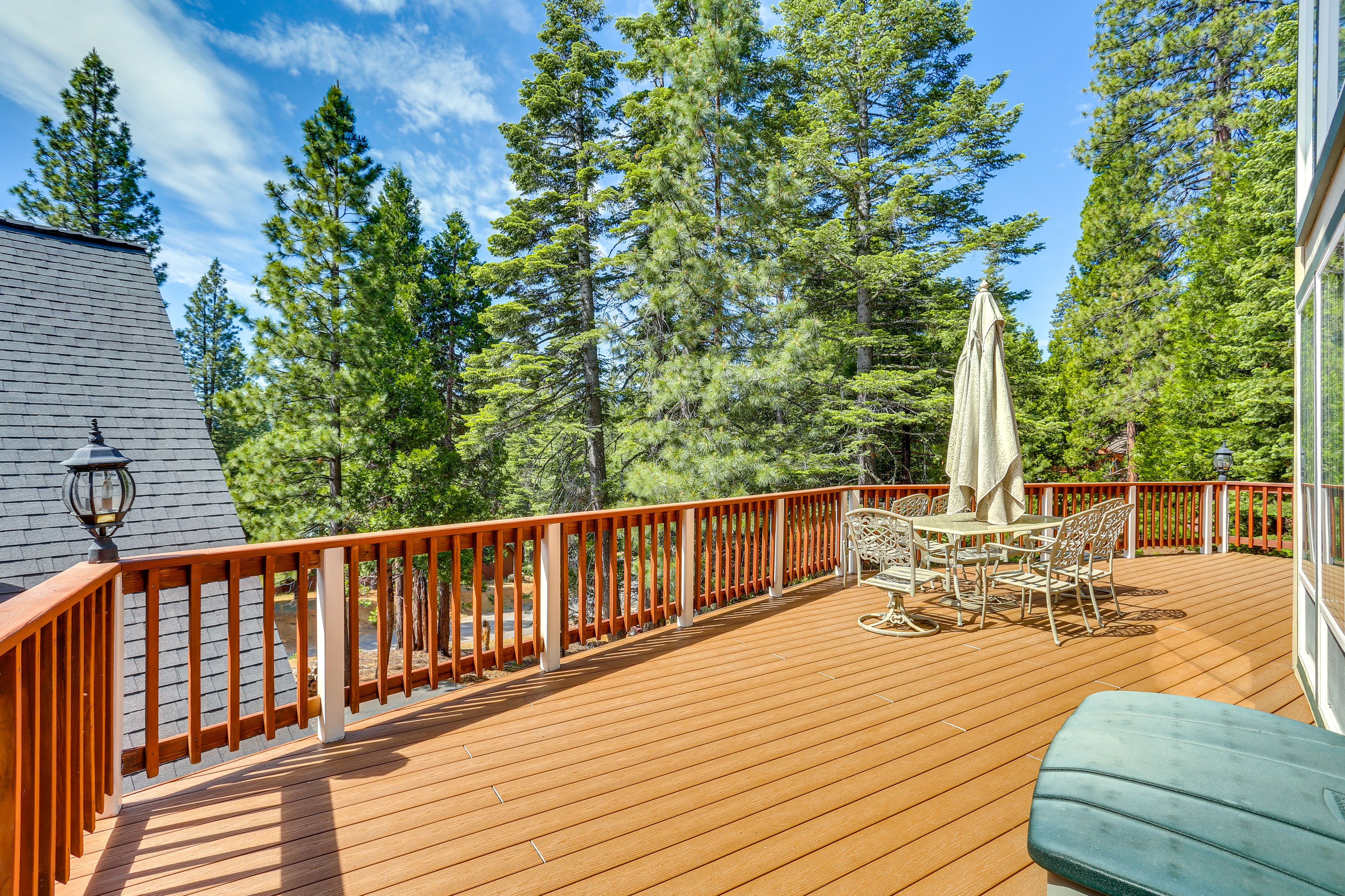 Wraparound Deck