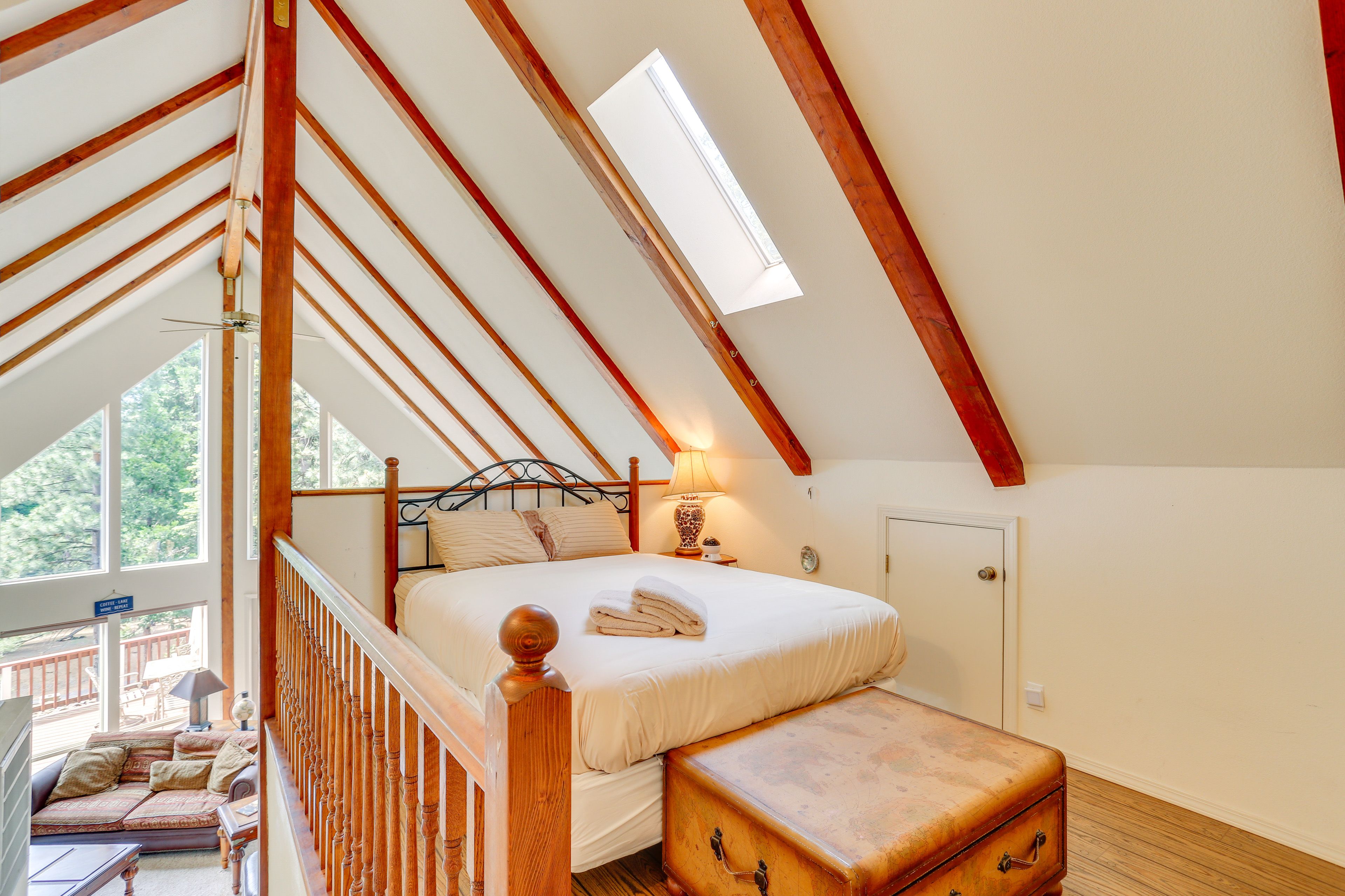 Loft | 2nd Floor | Queen Bed