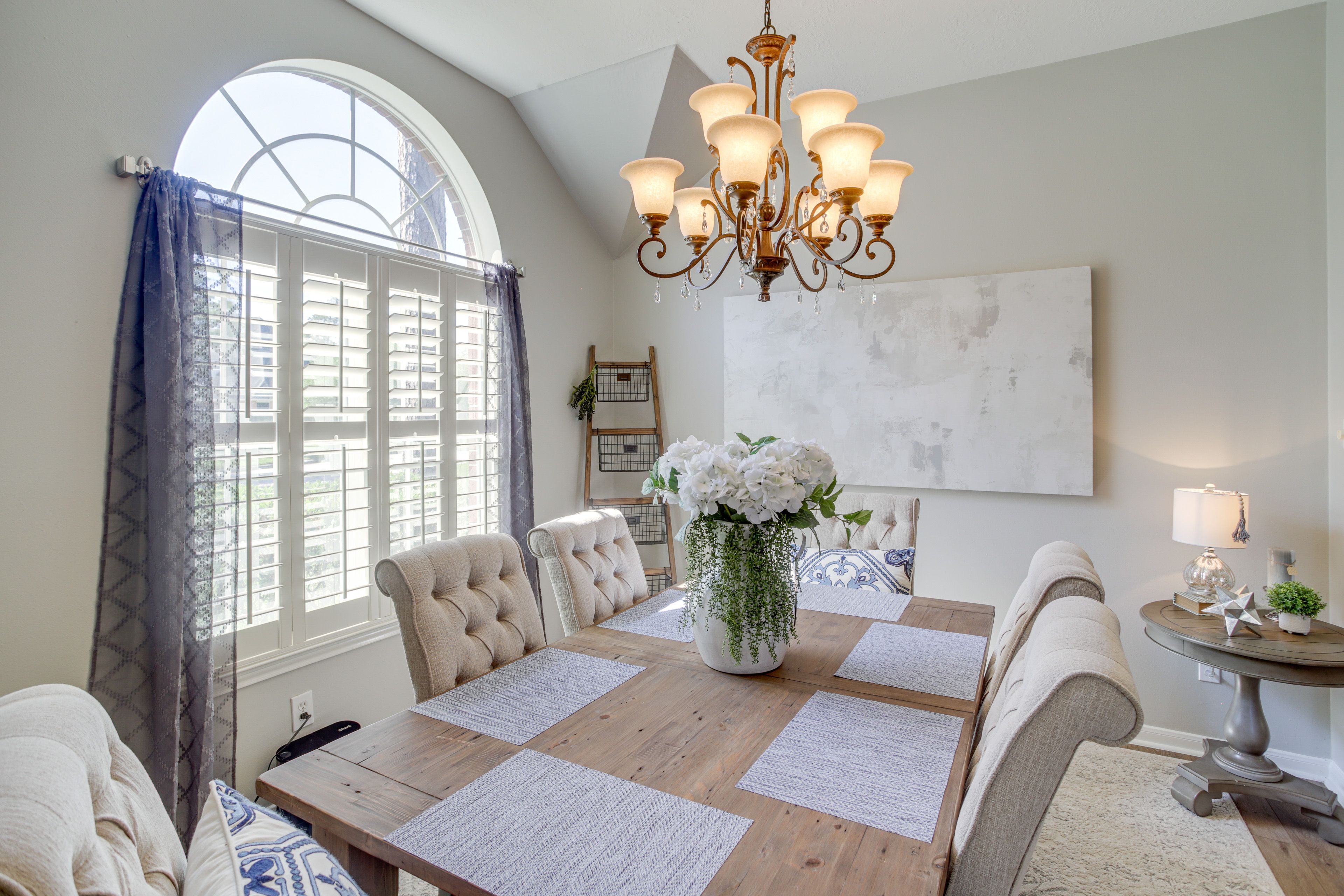 Dining Area | Dishware & Flatware