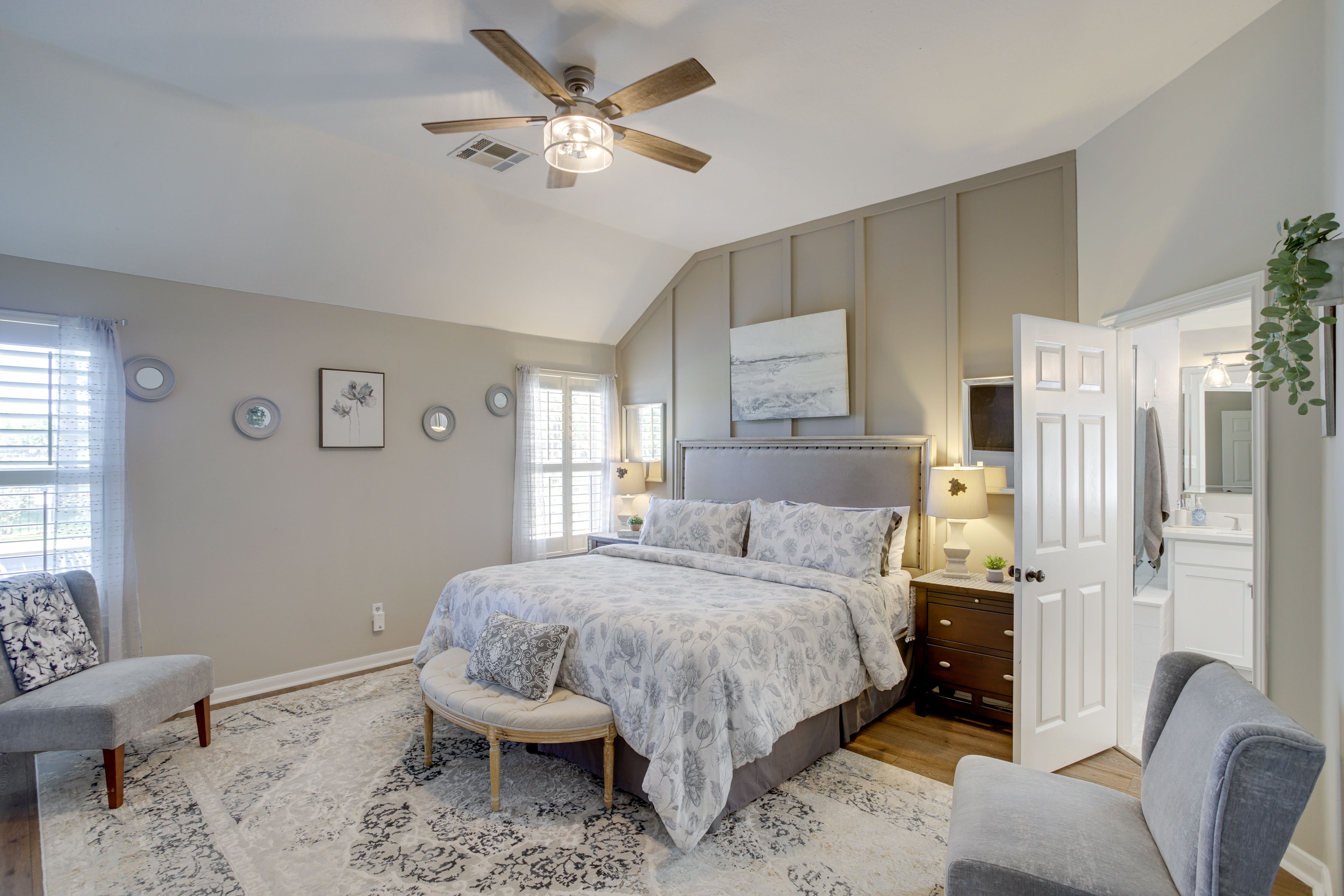 Bedroom 1 | King Bed | En-Suite Bathroom