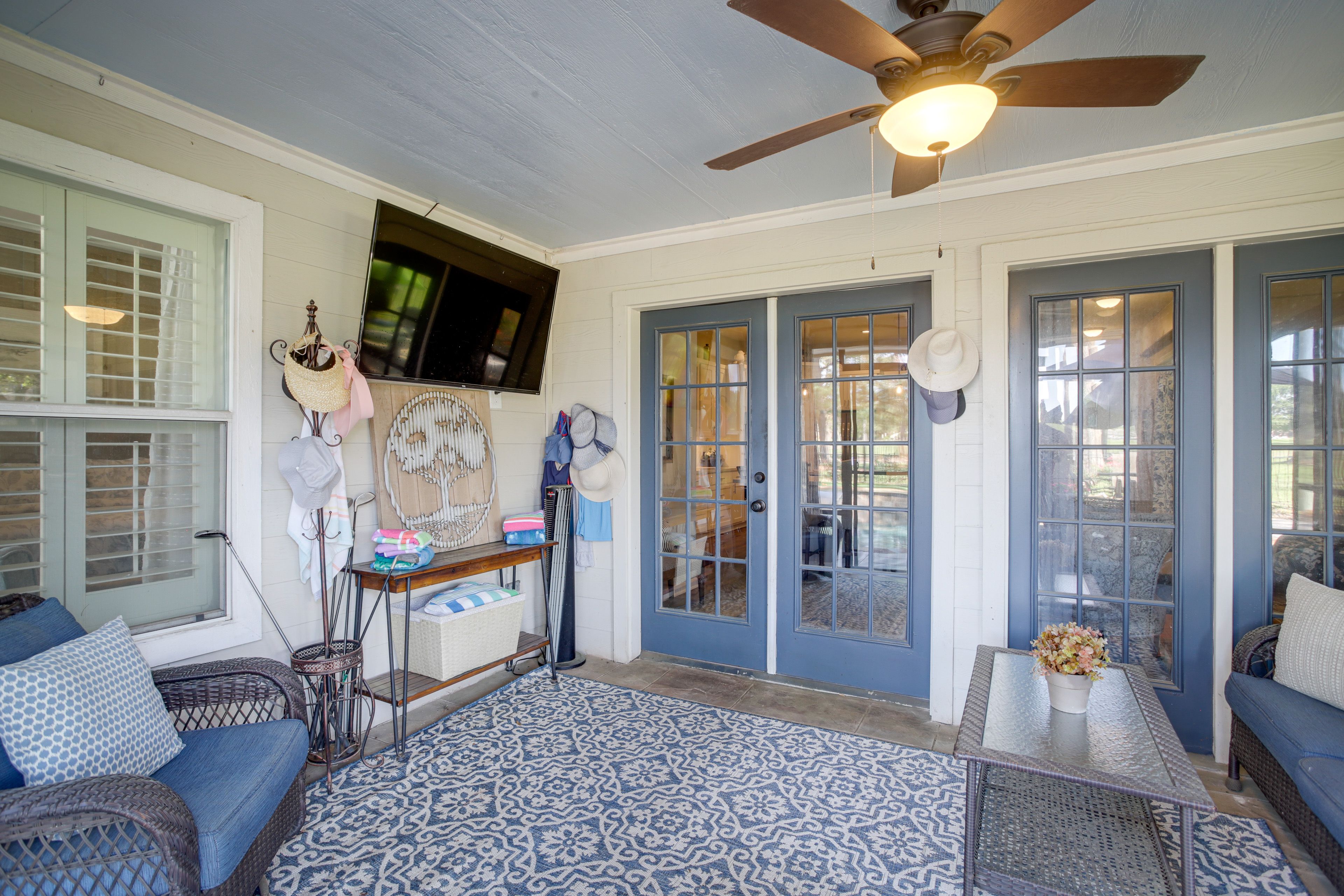 Screened-In Porch