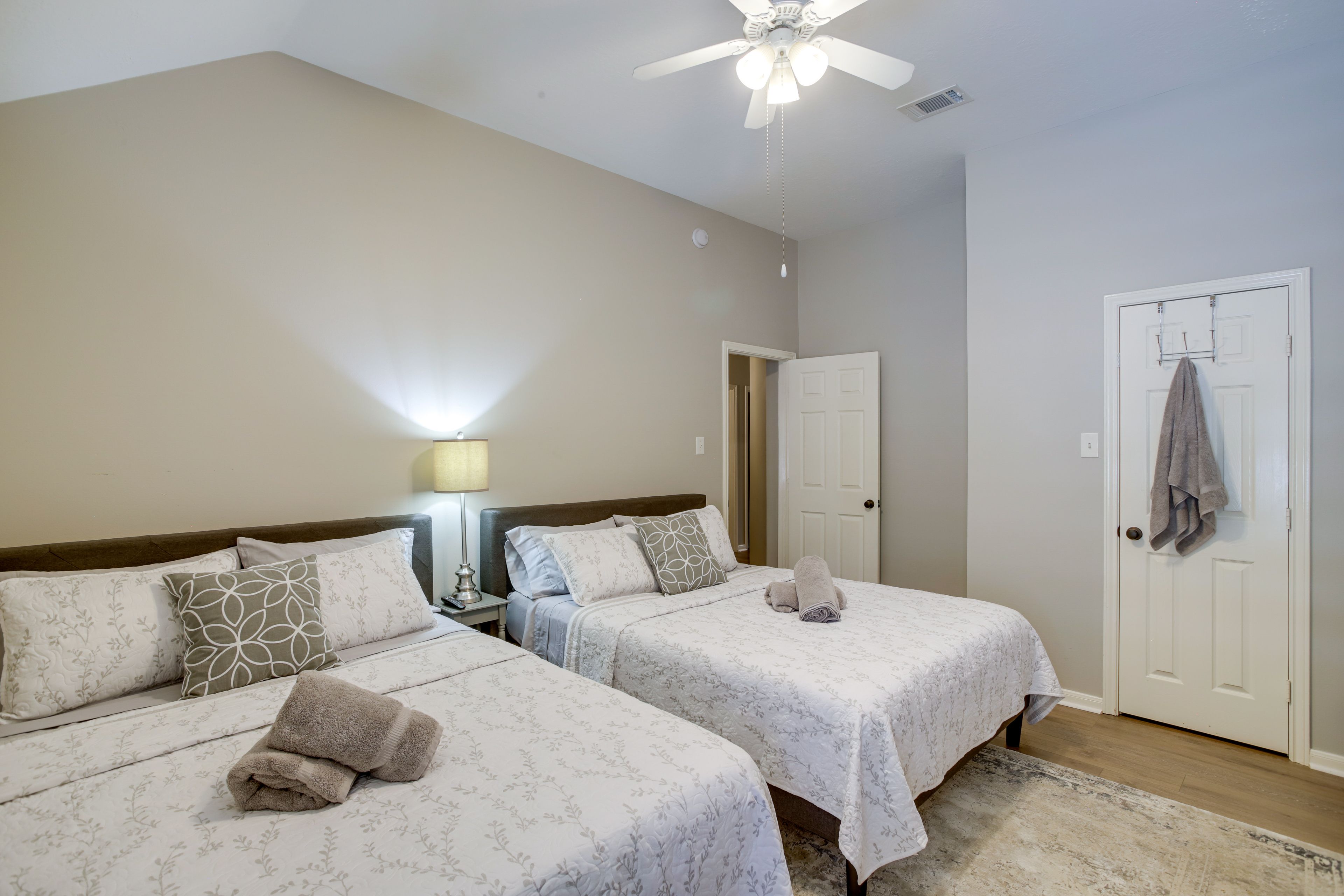 Bedroom 3 | 2 Queen Beds