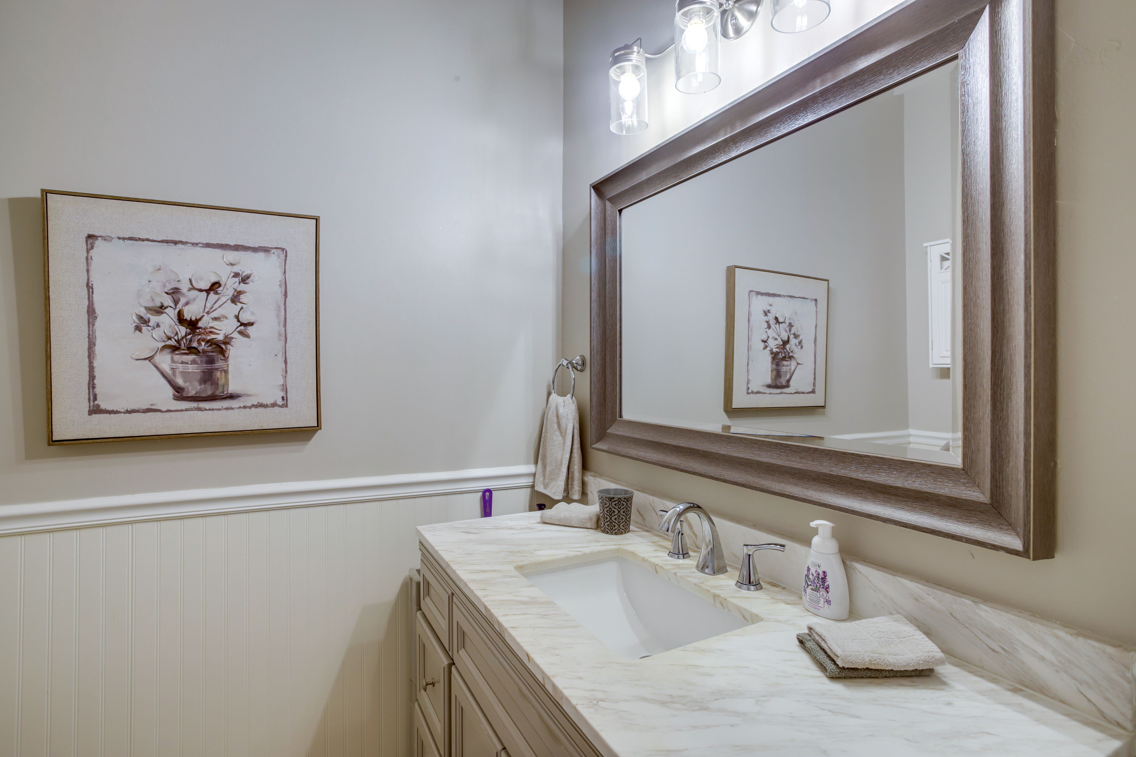 Full Bath | Complimentary Toiletries | Bathrobes