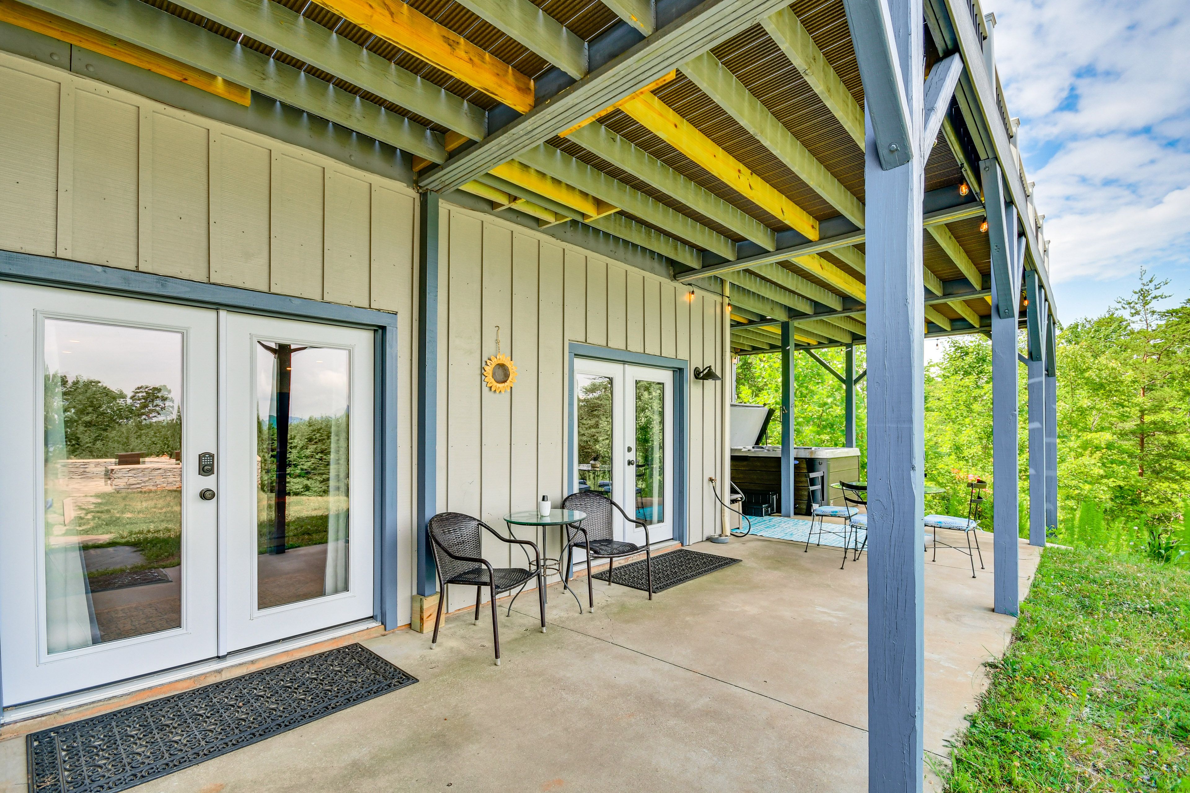 Covered Patio | Hot Tub | Outdoor Seating