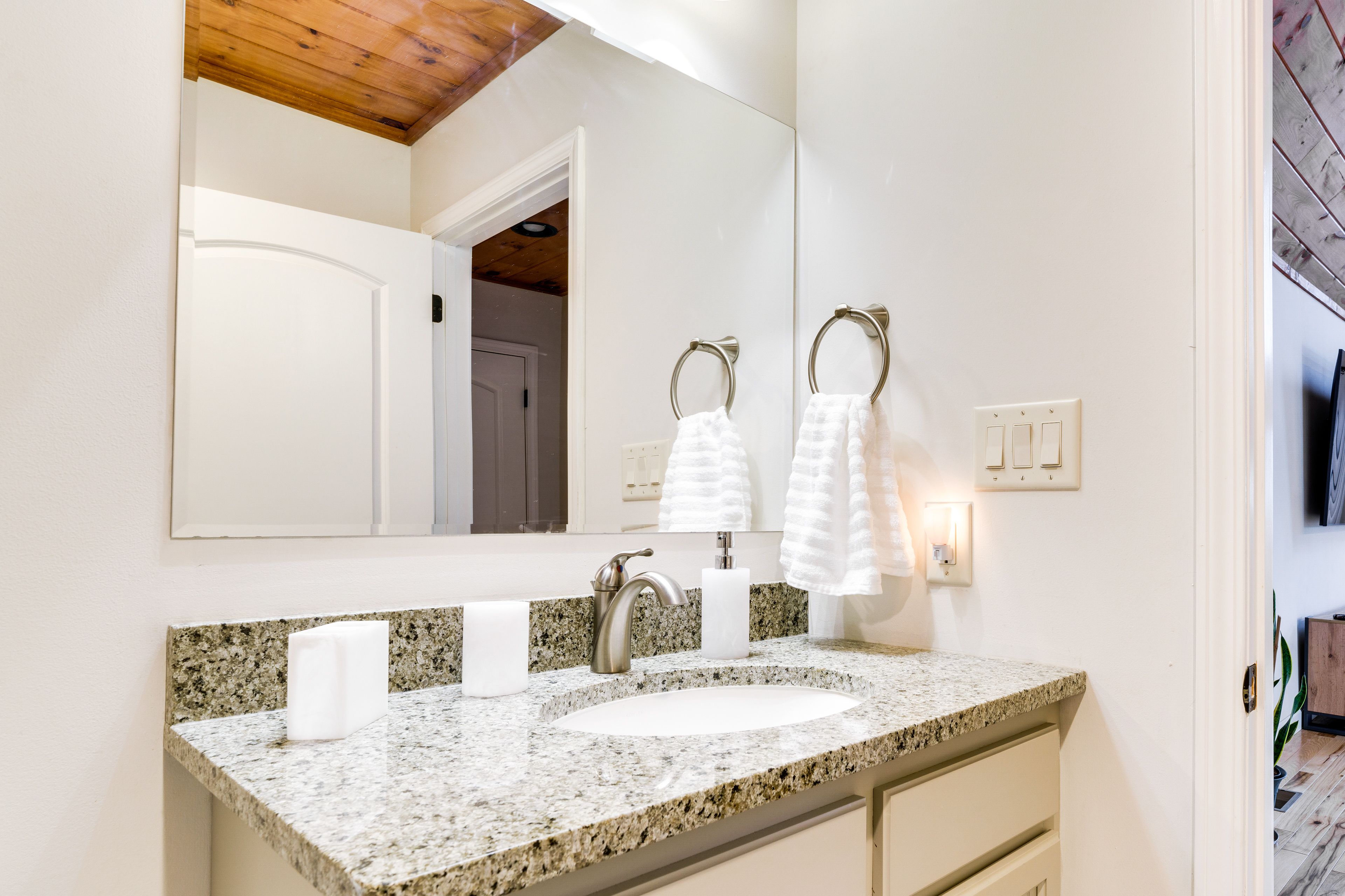 Bathroom | Complimentary Toiletries