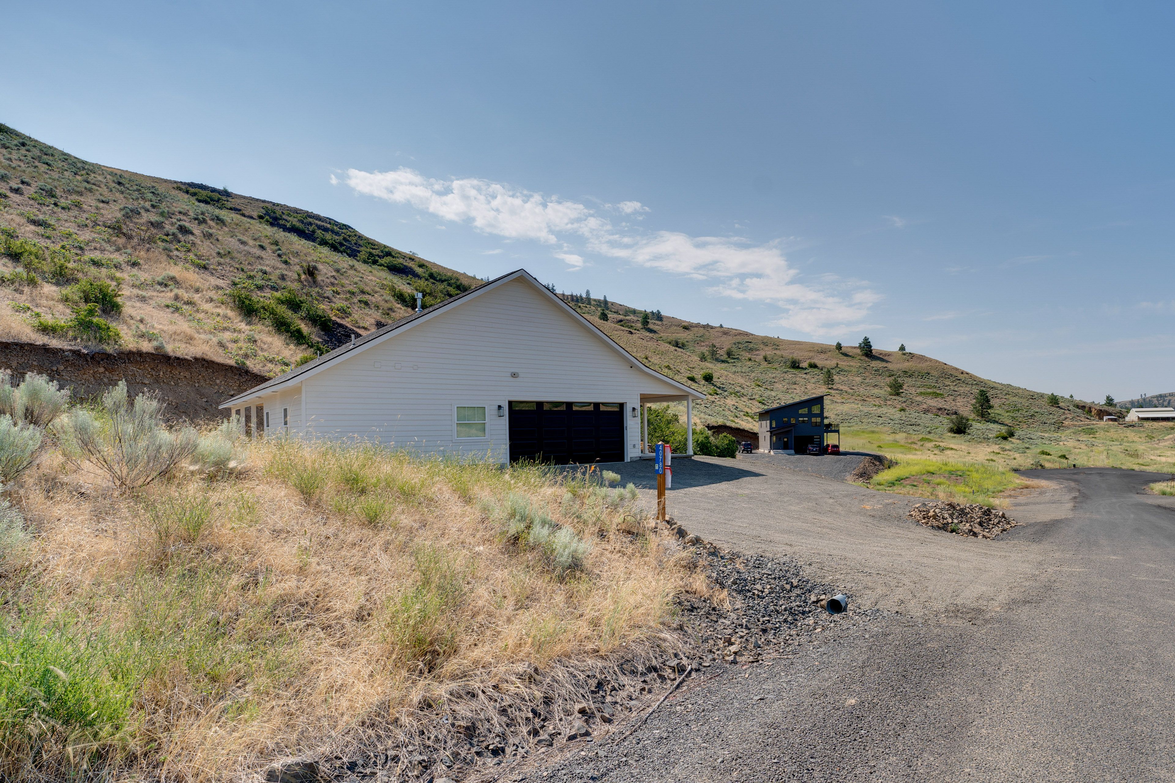 Parking | Gravel Driveway (2 Vehicles)