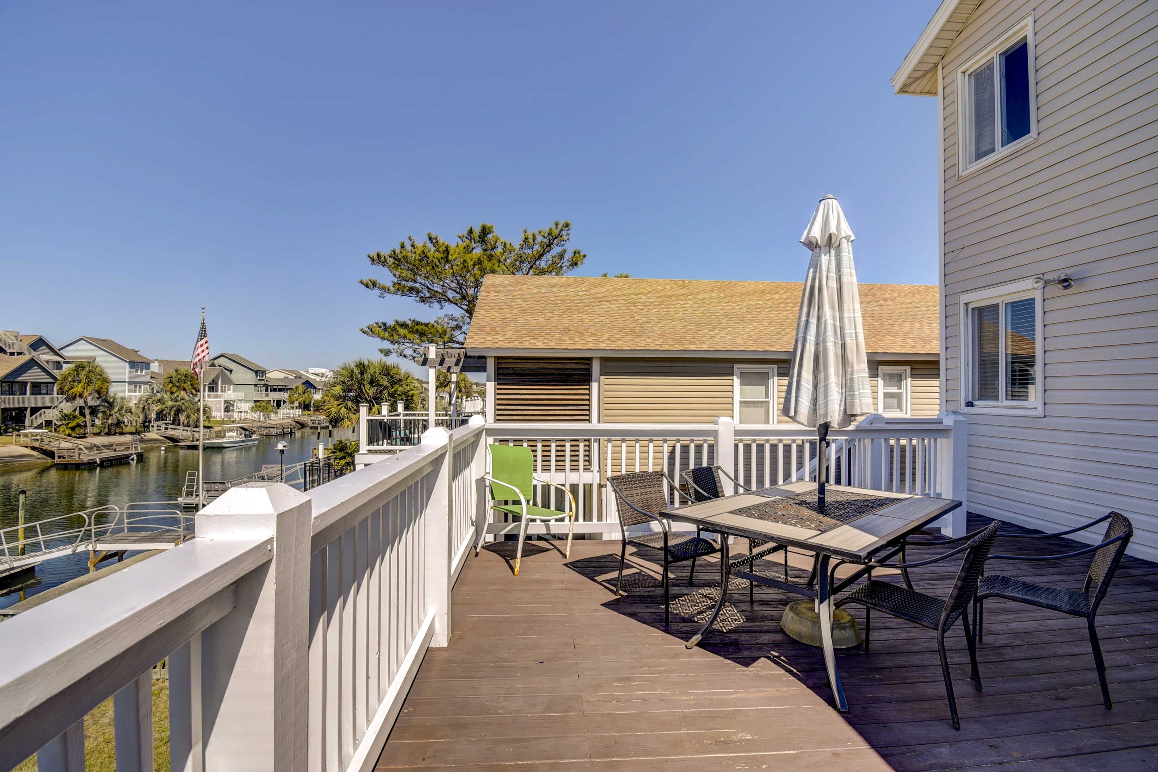 Furnished Deck