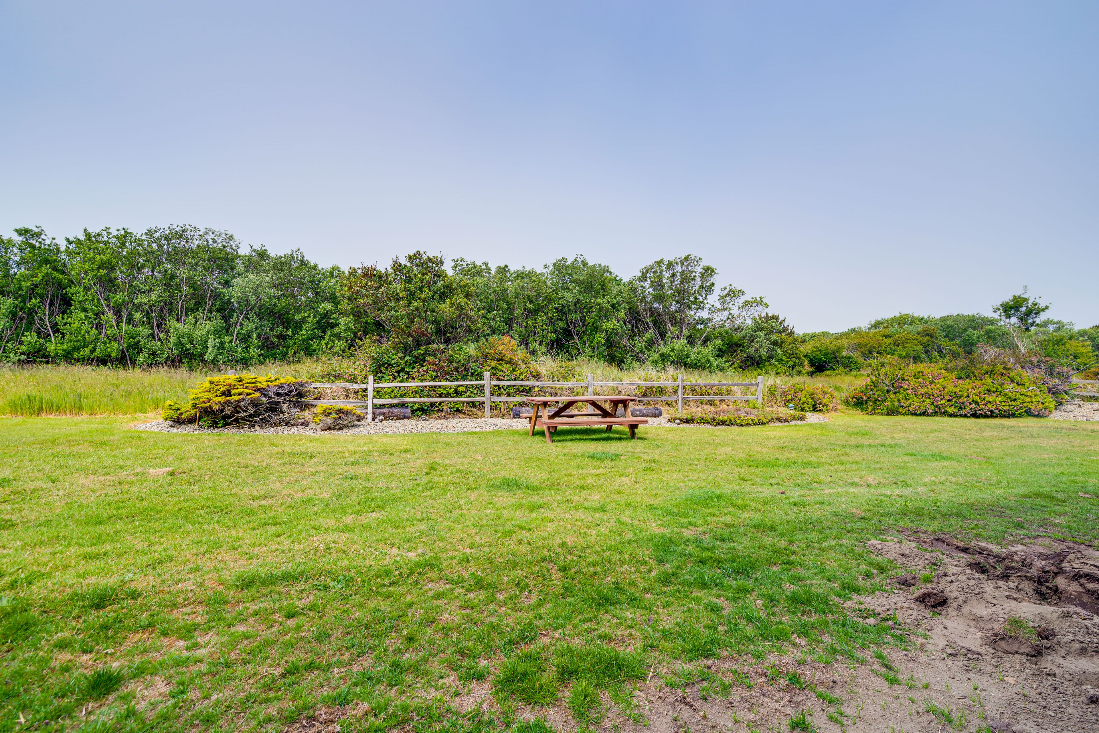 Exterior | Community Picnic Area