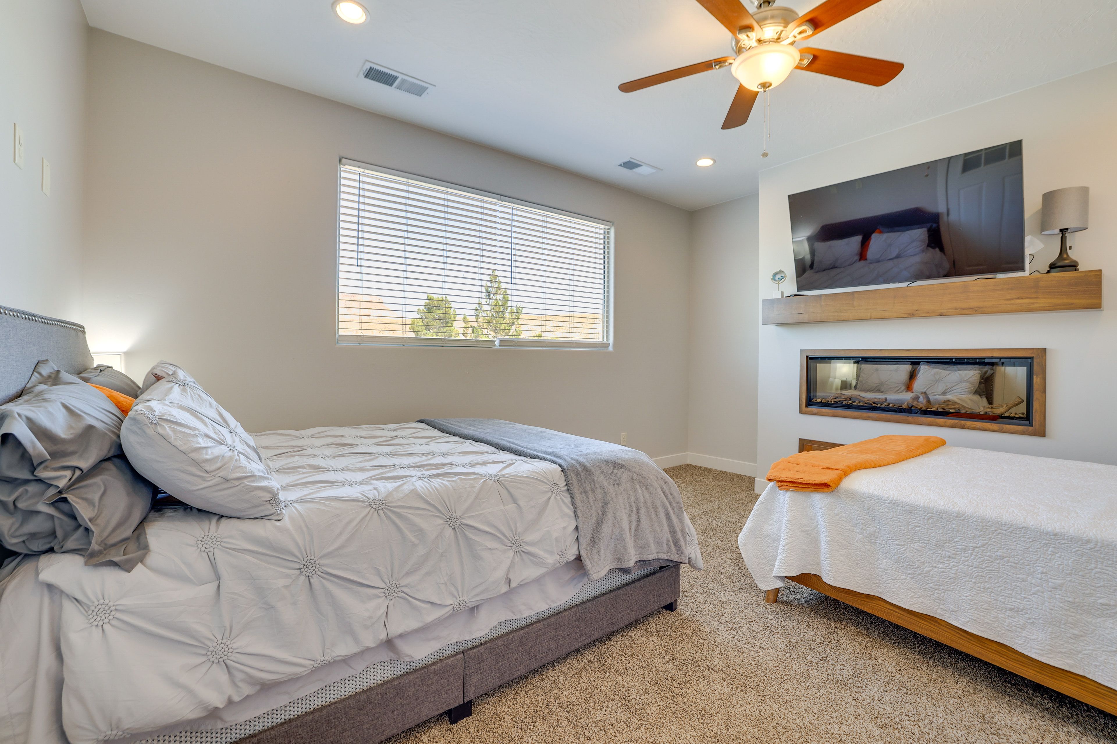 Bedroom | 2 Queen Beds | Linens Provided