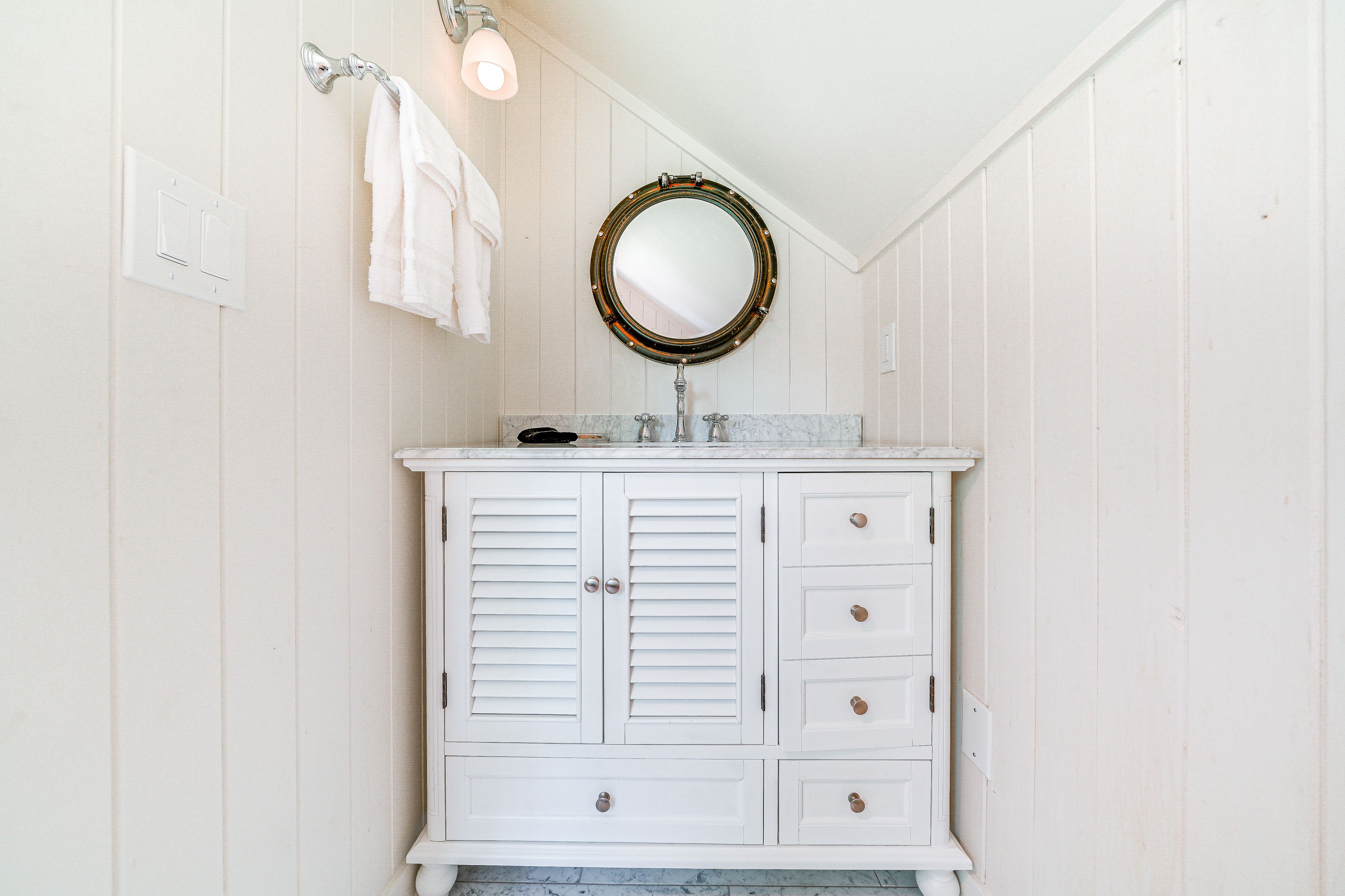 En-Suite Bathroom | 2nd Floor | Towels Provided