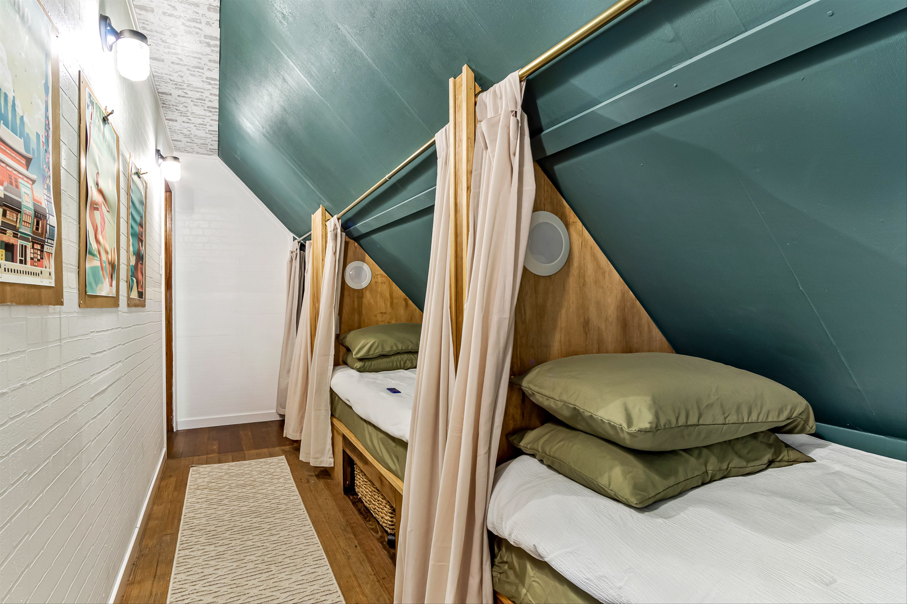 Bedroom 3 | 3 Twin Beds | 2nd Floor