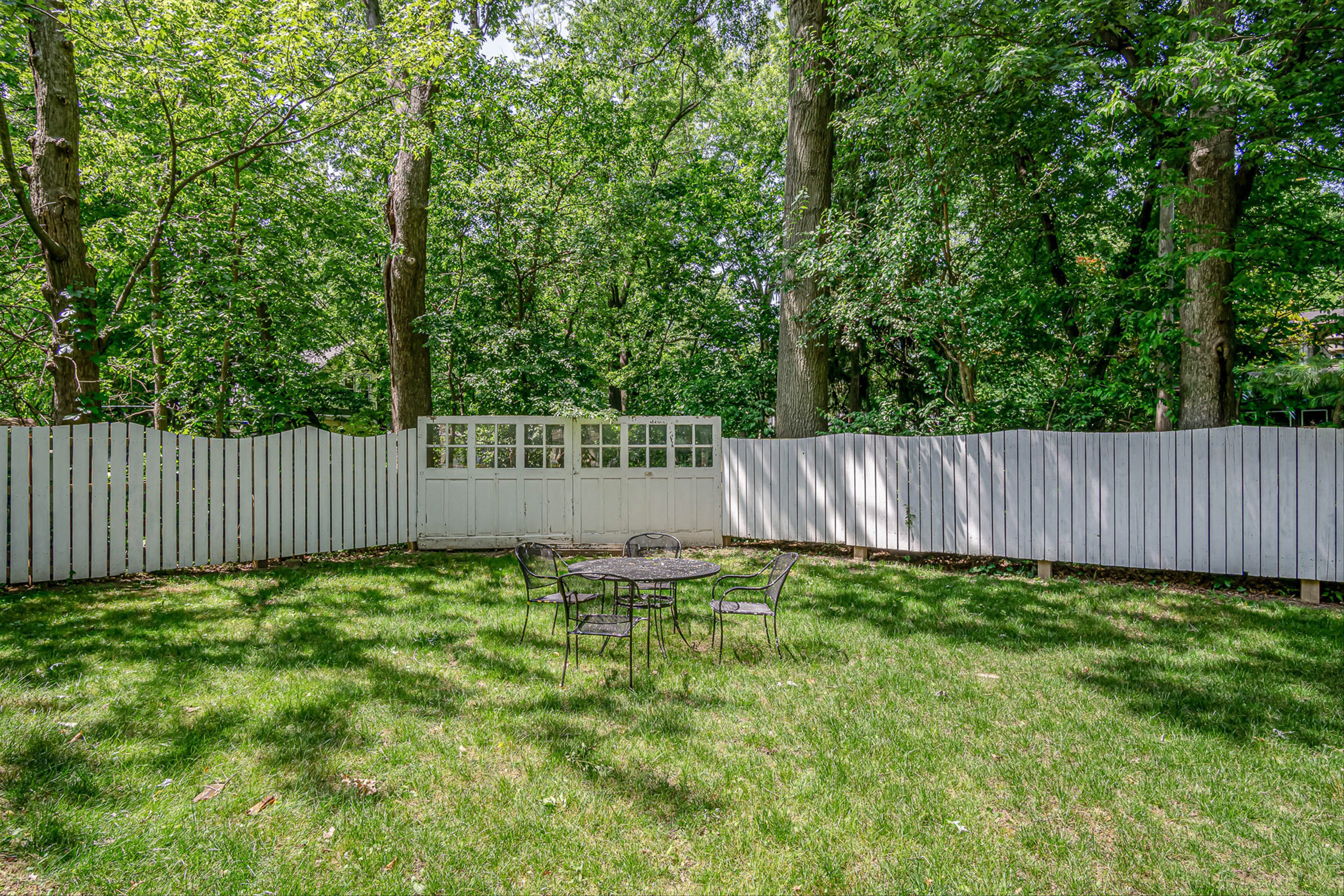 Backyard | Outdoor Dining | Gas Grill