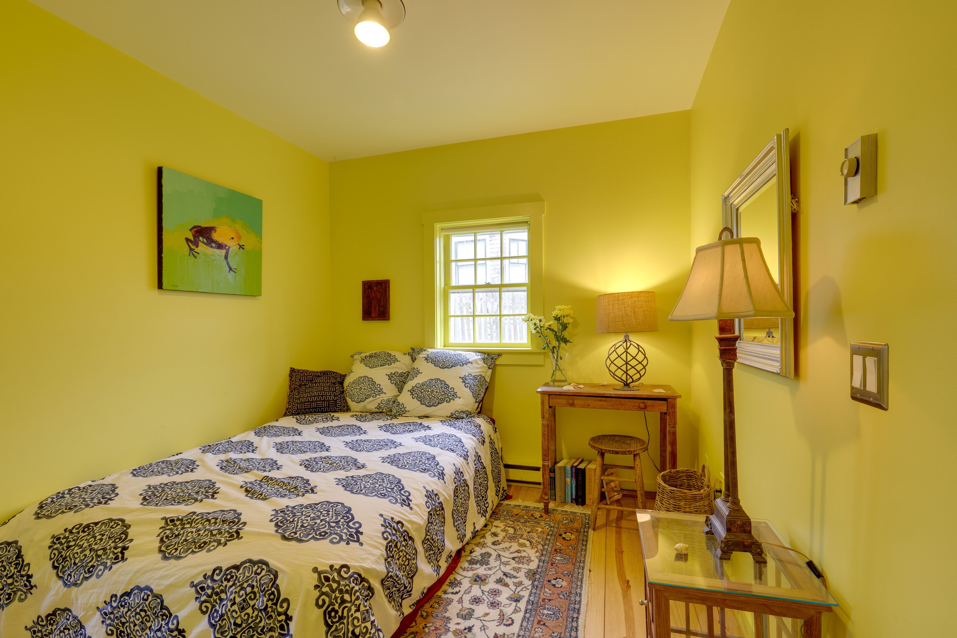 Side Room | Twin Bed