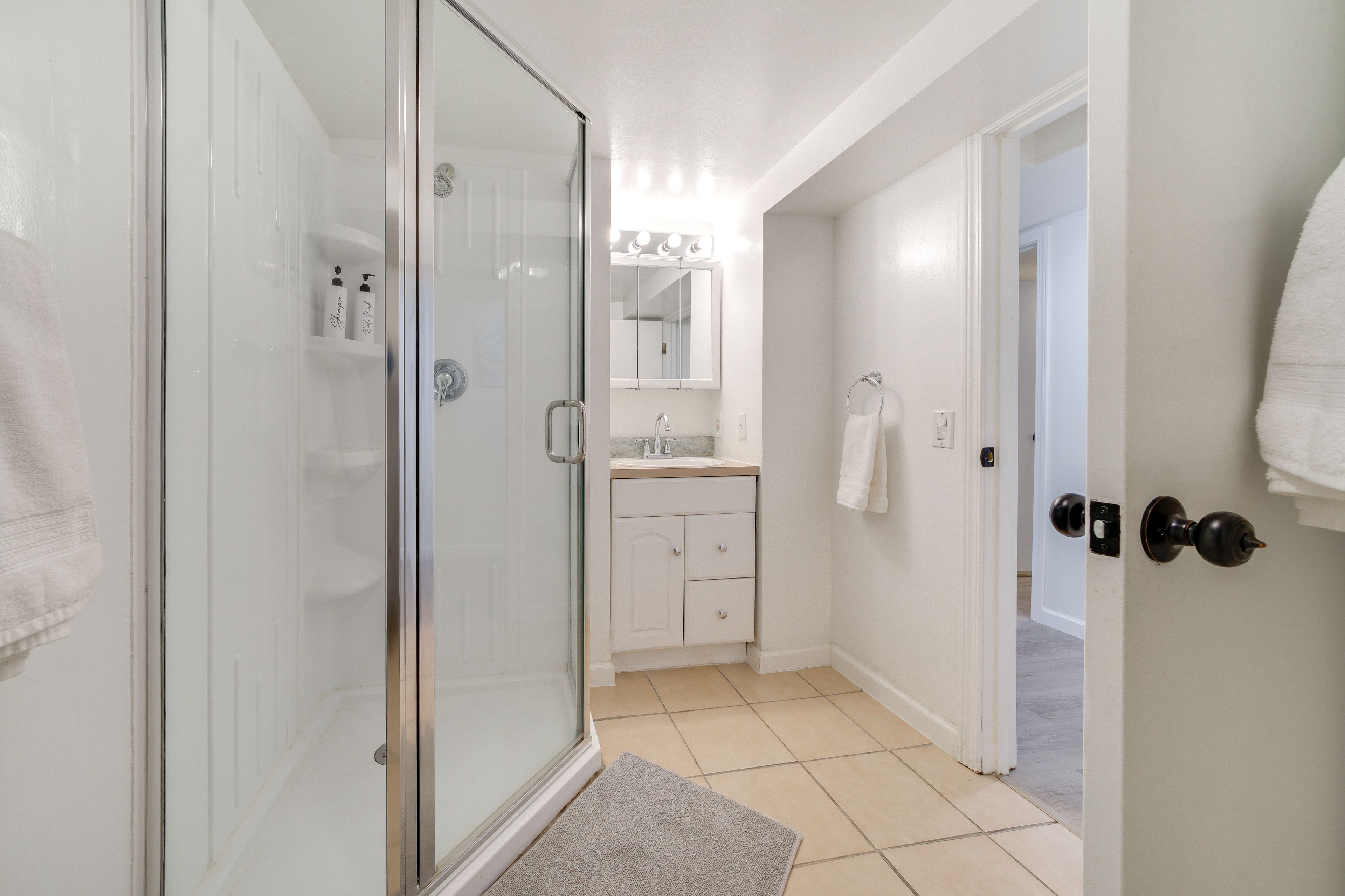 Full Bath | Towels | Hair Dryer