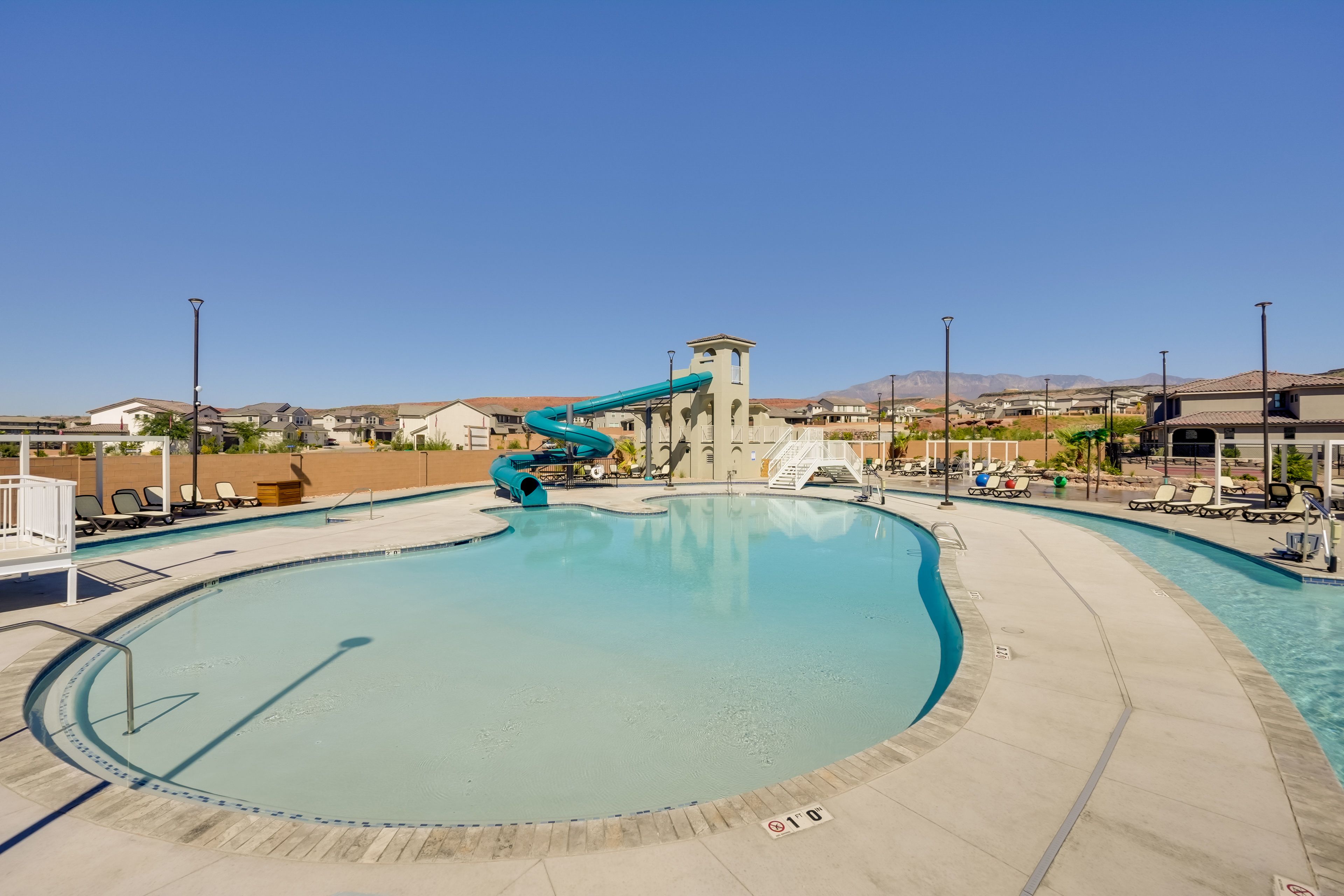 Community Amenities | Pool | Lazy River | Water Slide | Splash Zone | Hot Tub