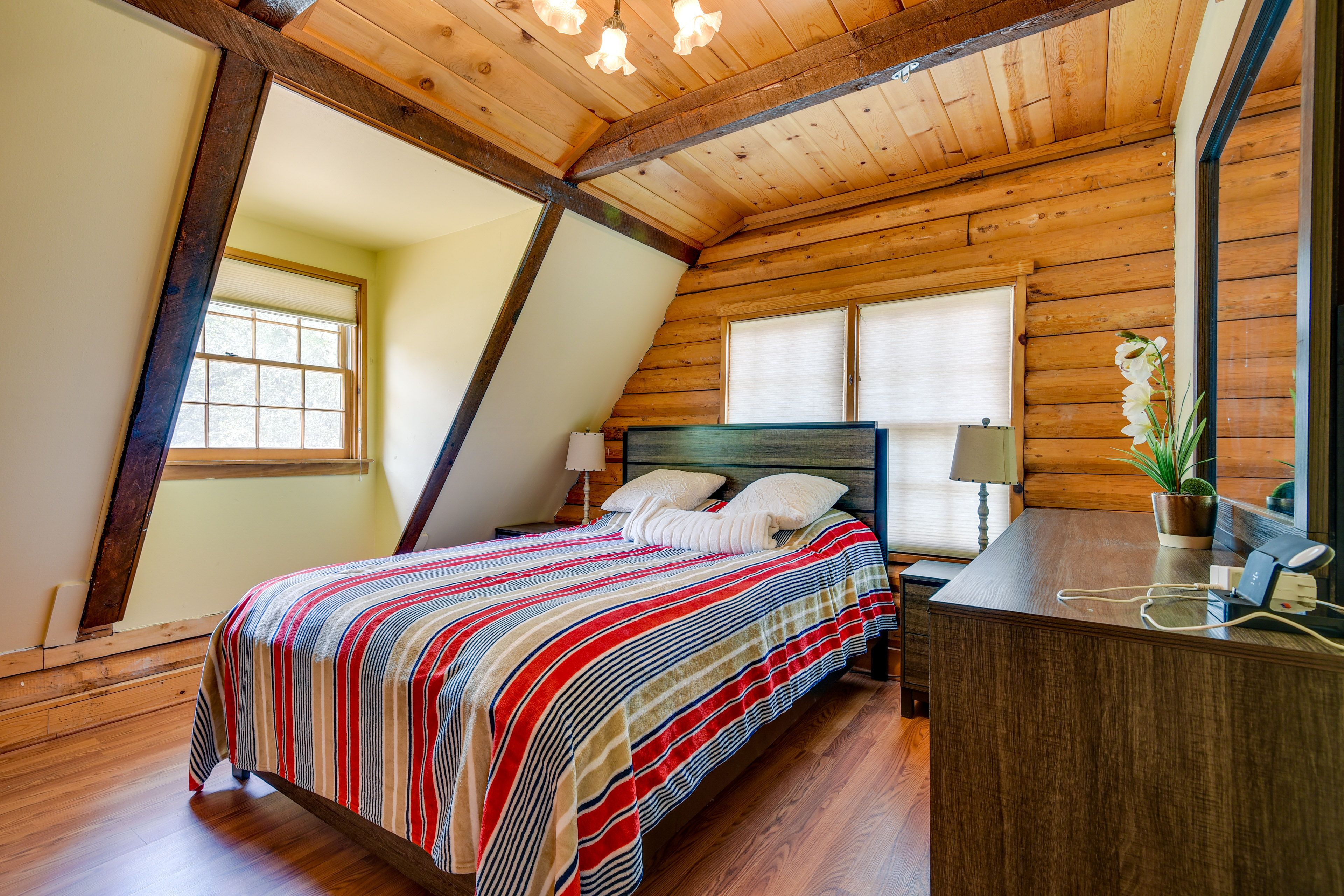 Bedroom 1 | Queen Bed | 2nd Floor | Linens Provided