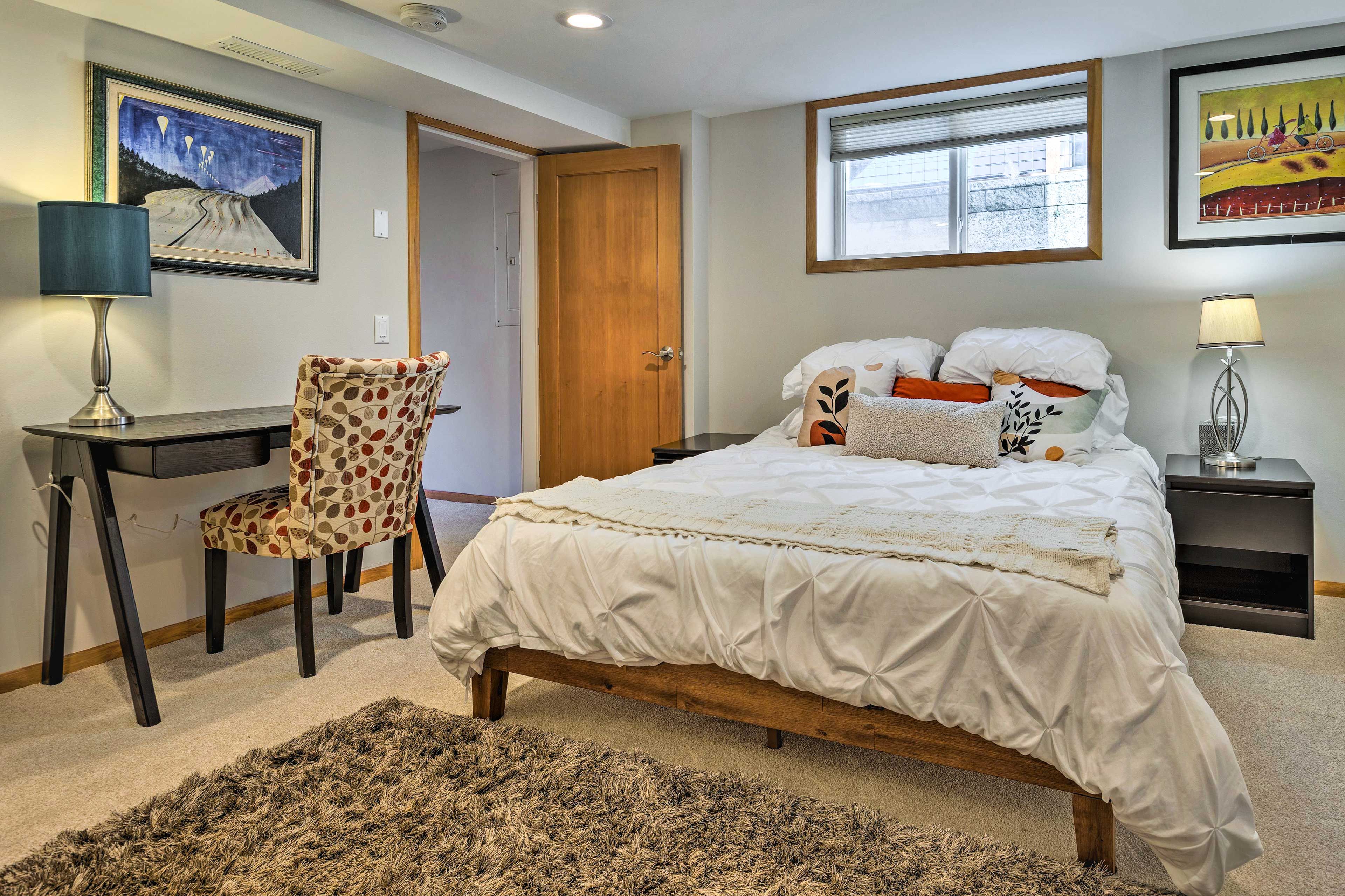 Bedroom | Queen Bed | Twin Air Mattress | Linens Provided