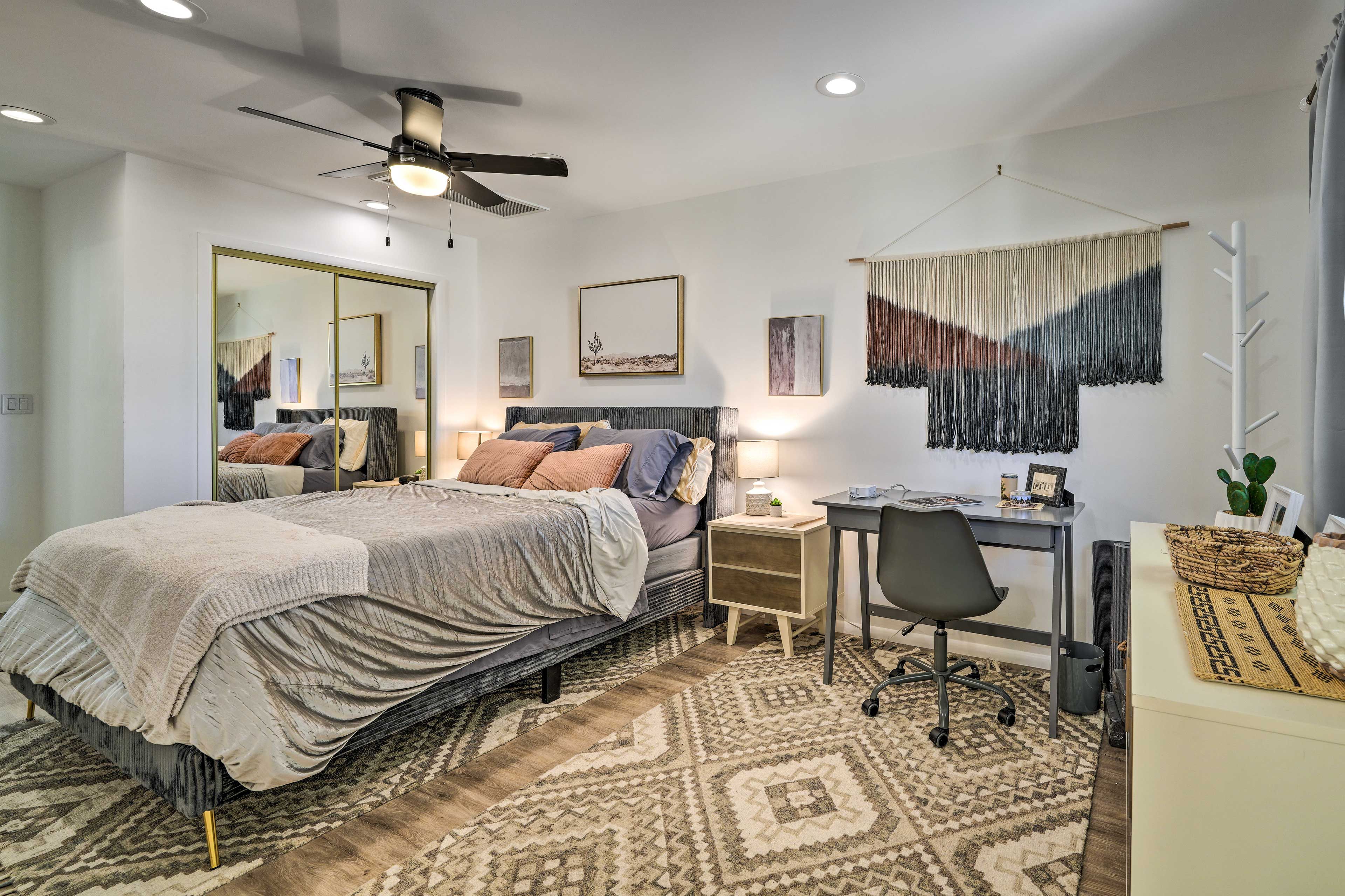 Bedroom 2 | Queen Bed