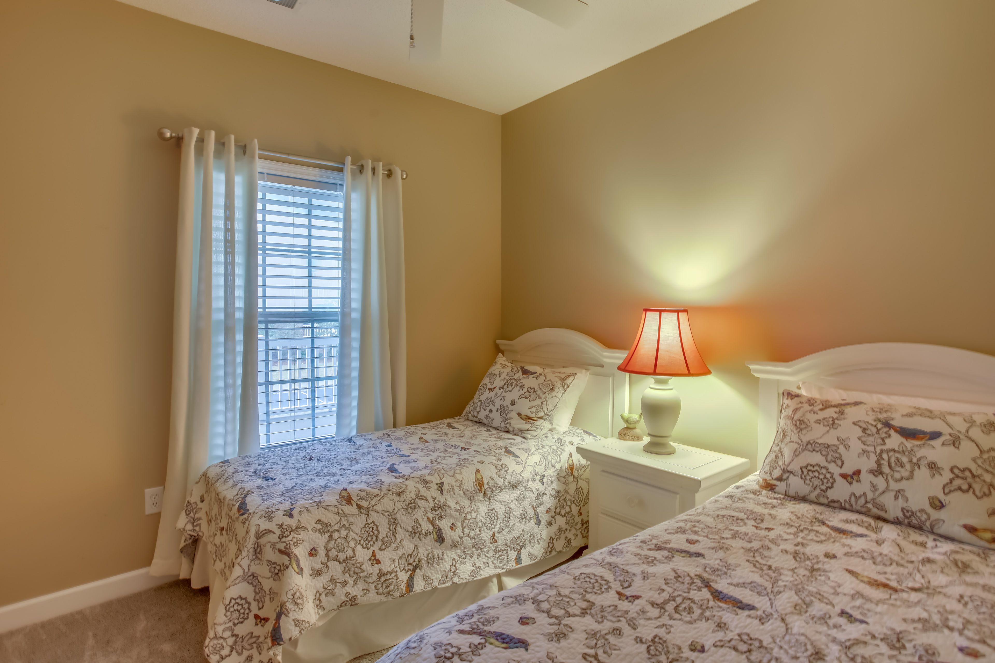 Bedroom 2 | 2 Twin Beds