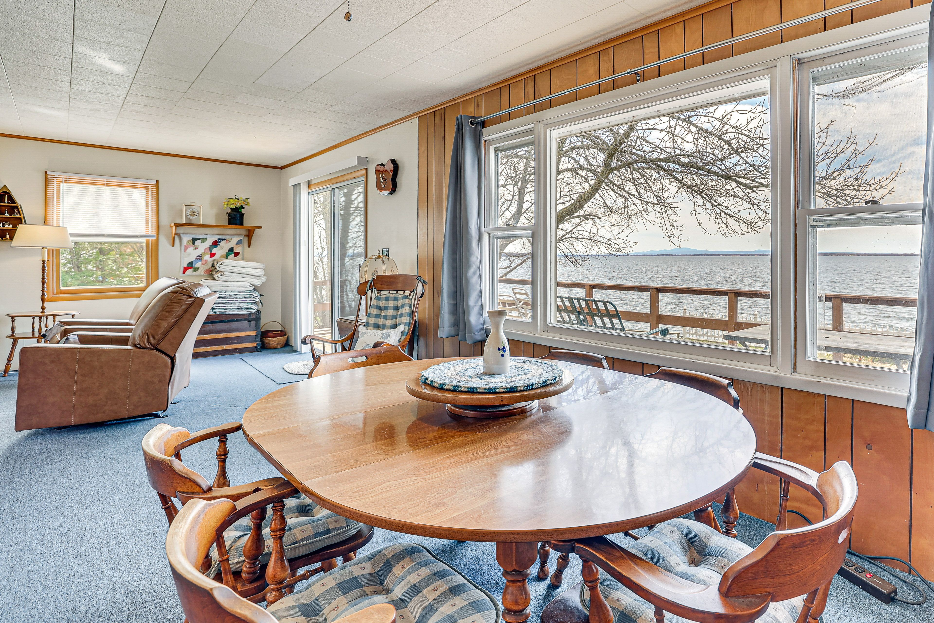 Dining Area | Main Level