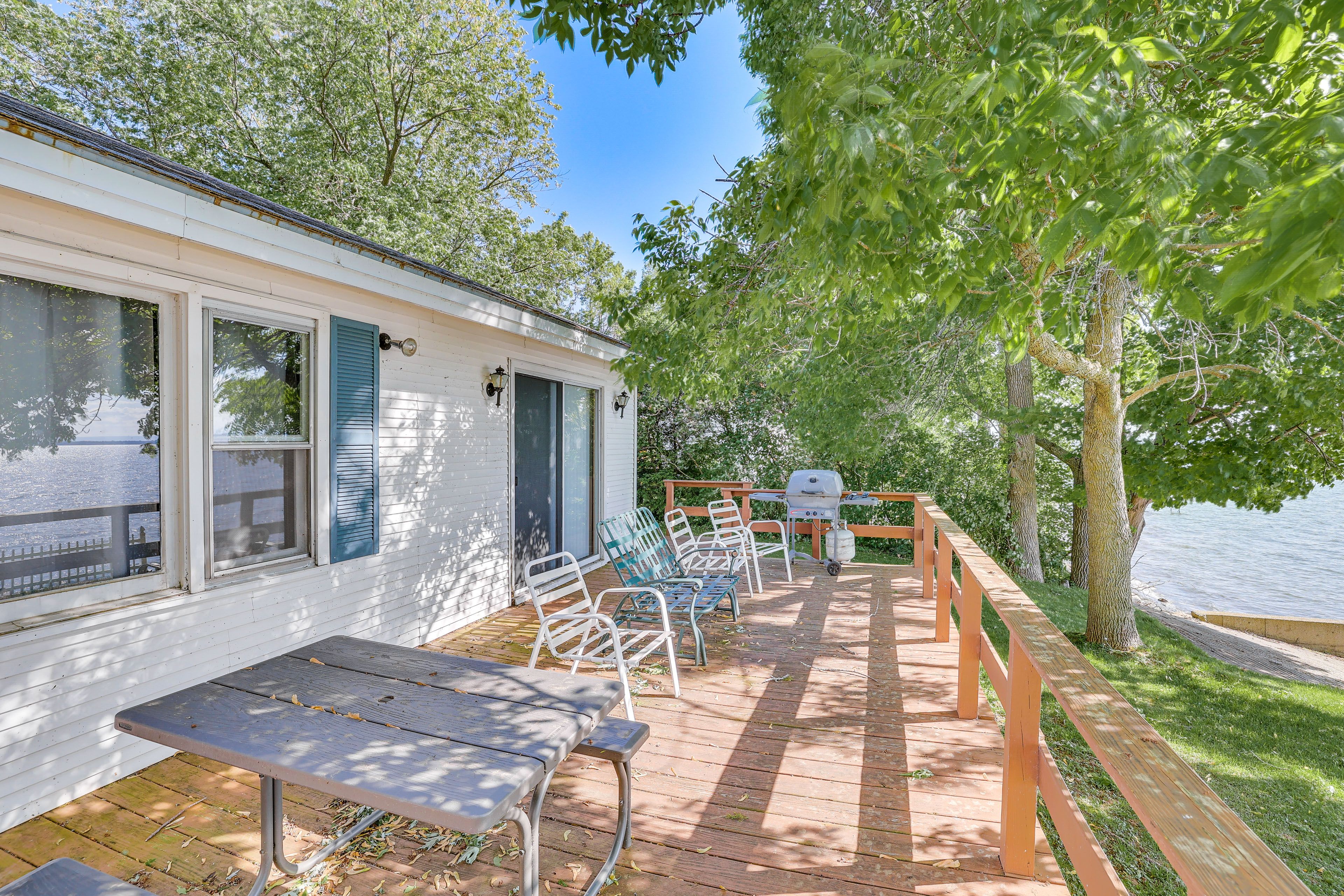 Private Deck | Gas Grill