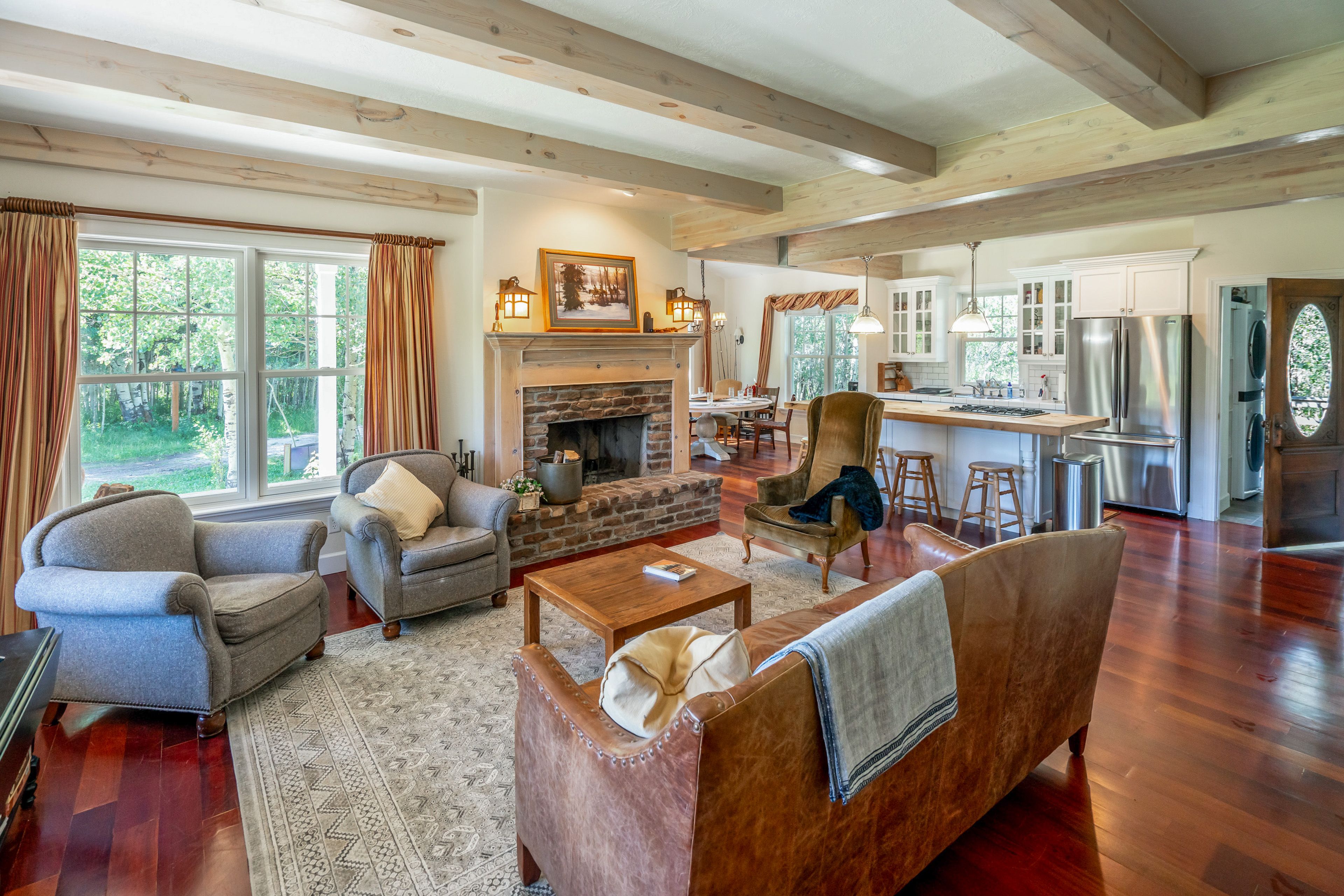 Living Room | Free WiFi | Smart TV