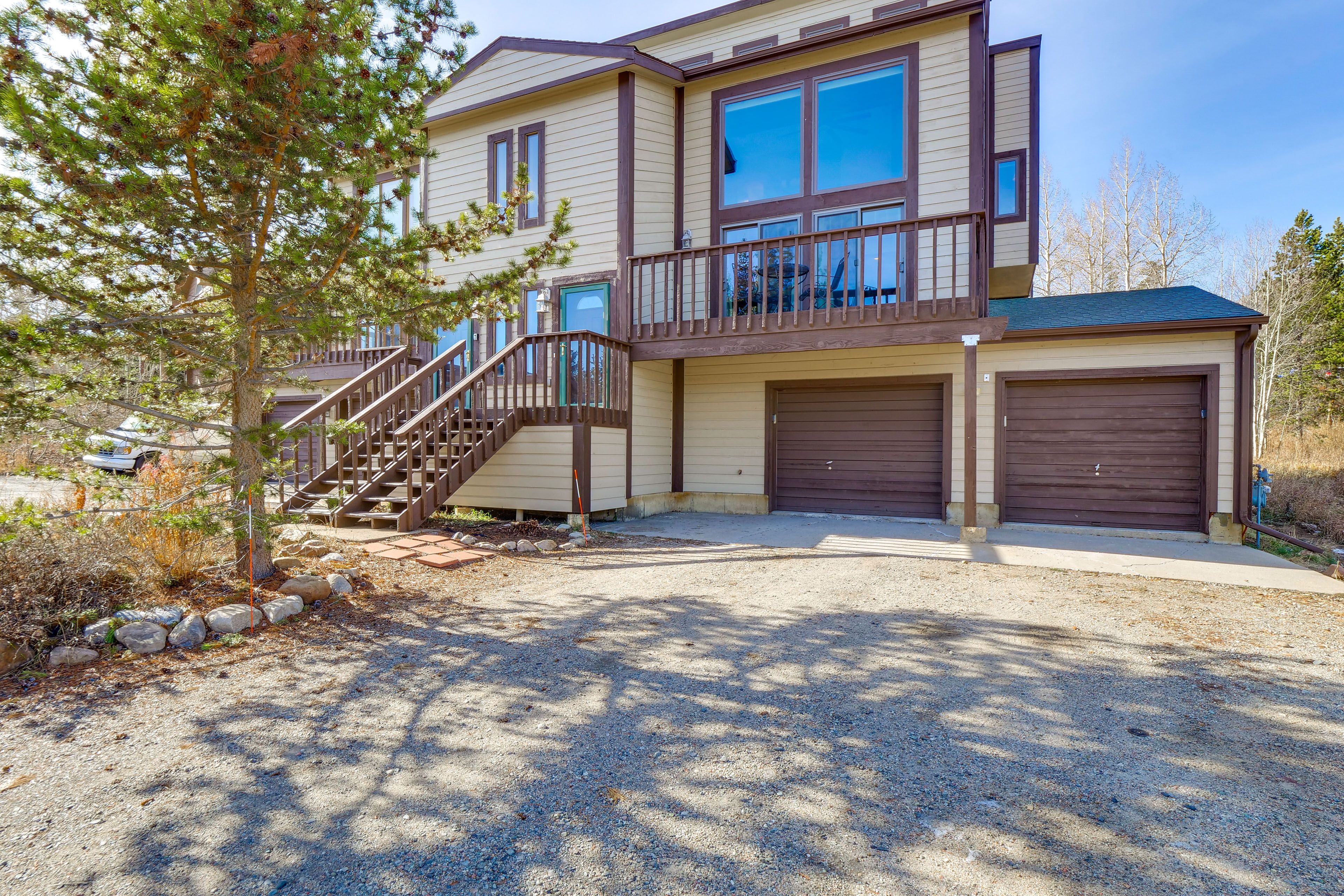 Parking | Garage (2 Vehicles) | Driveway (3 Vehicles)