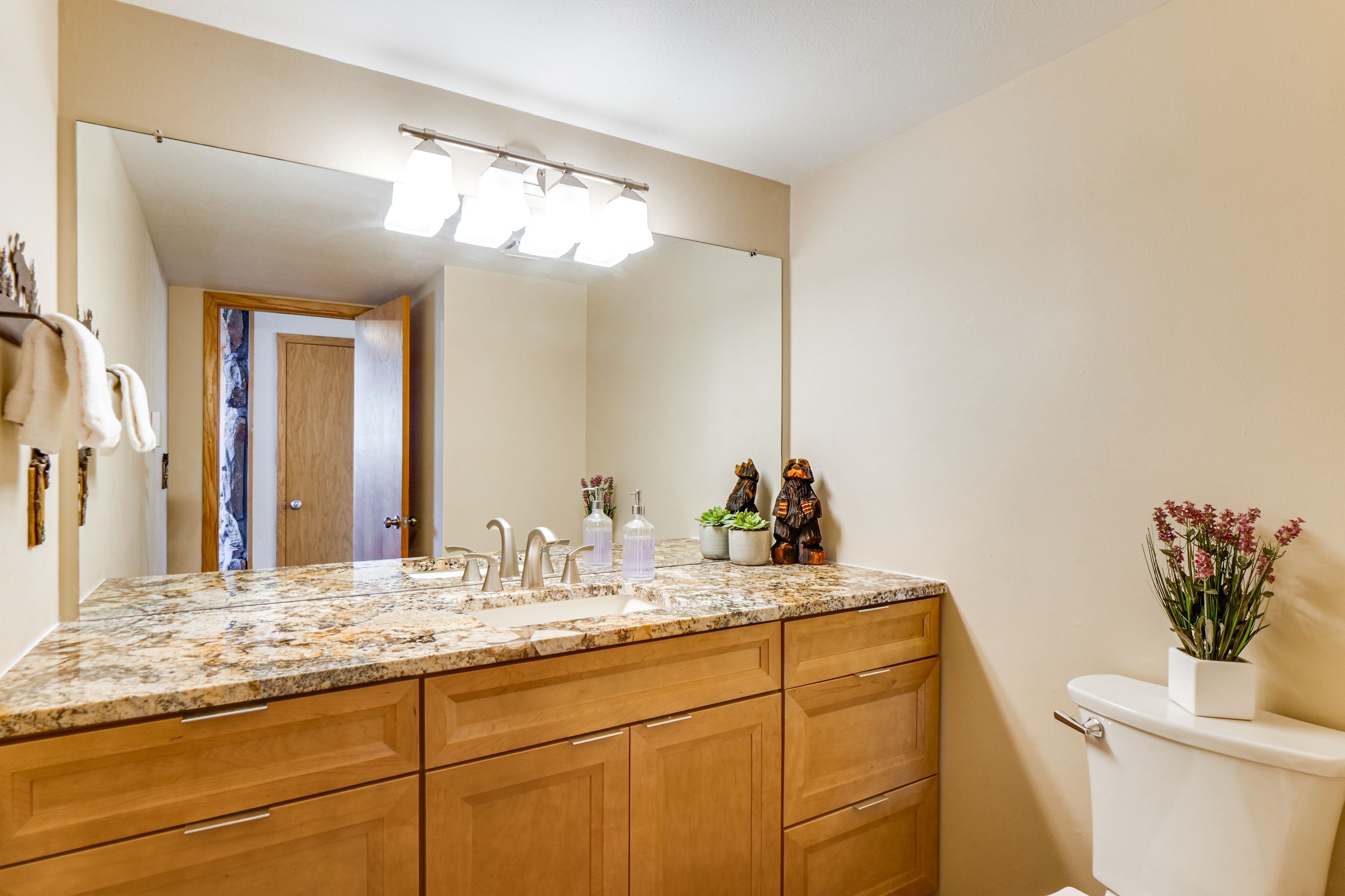 Half Bathroom | Main Floor